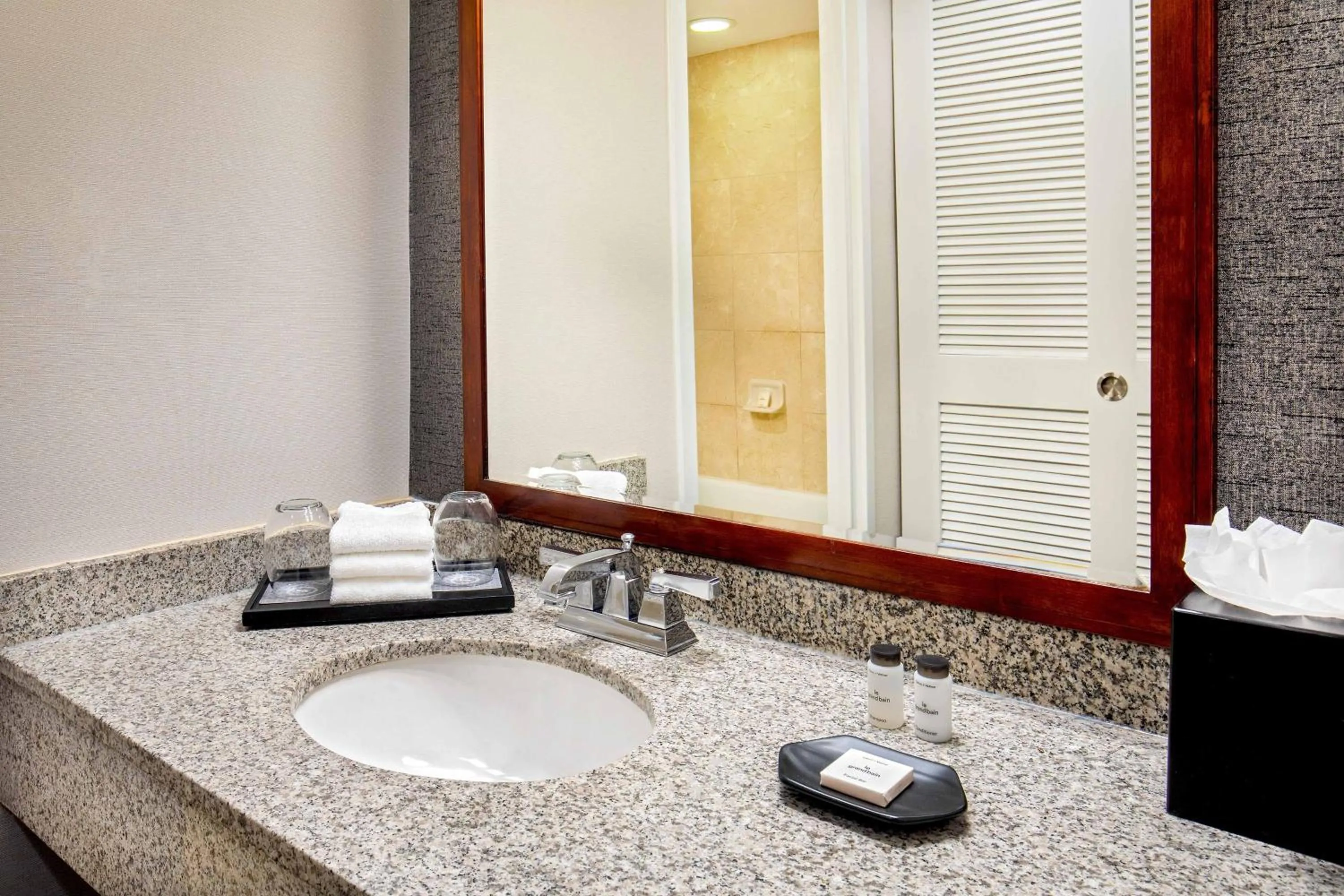 Bathroom in Sheraton Pentagon City