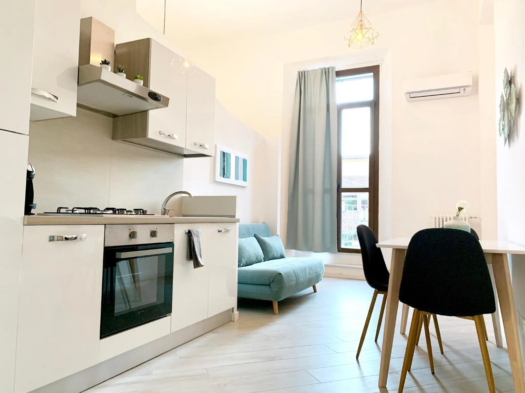 Apartment with Balcony in Indipendenza Luxury Apartments