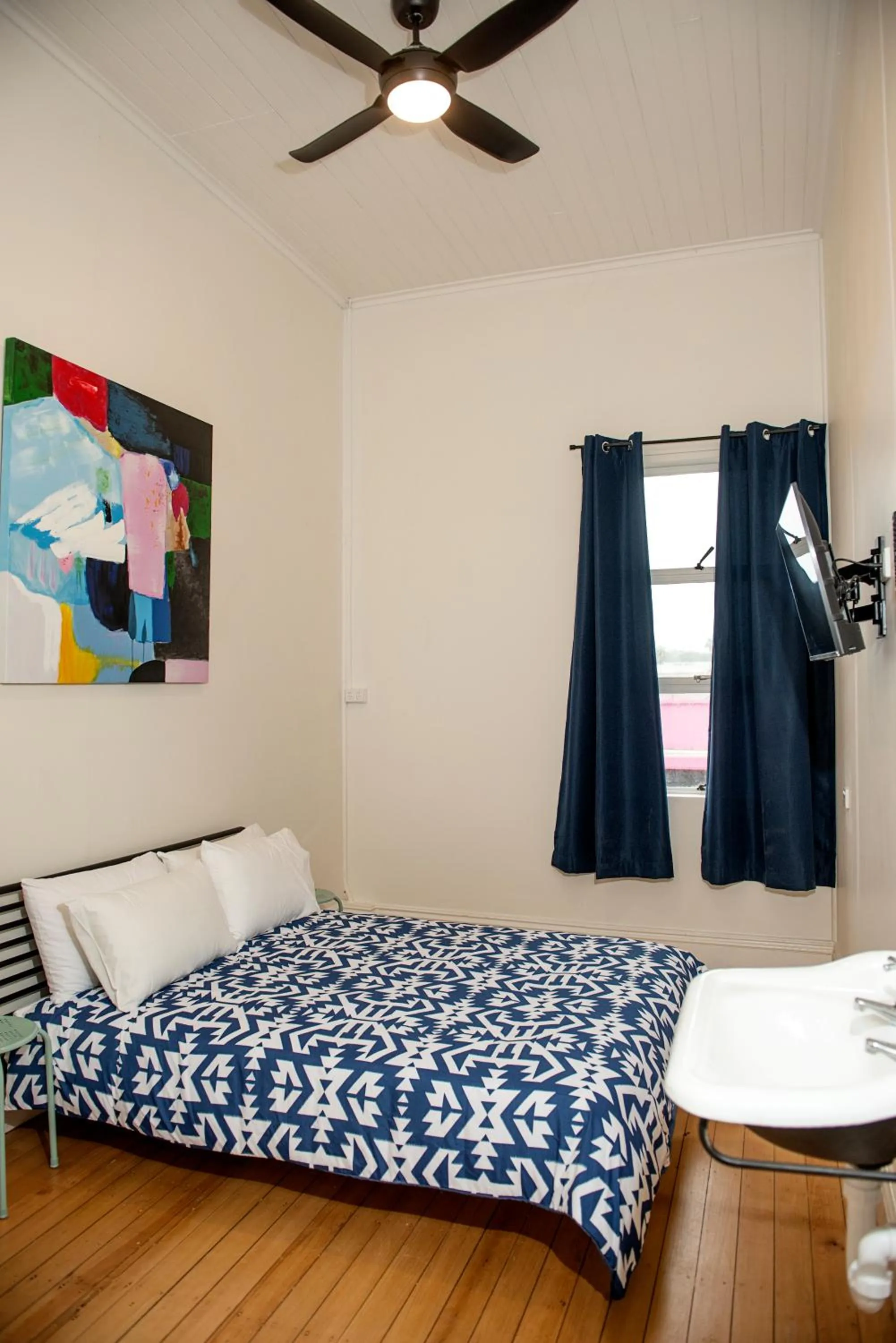 Bed in The Met Hotel