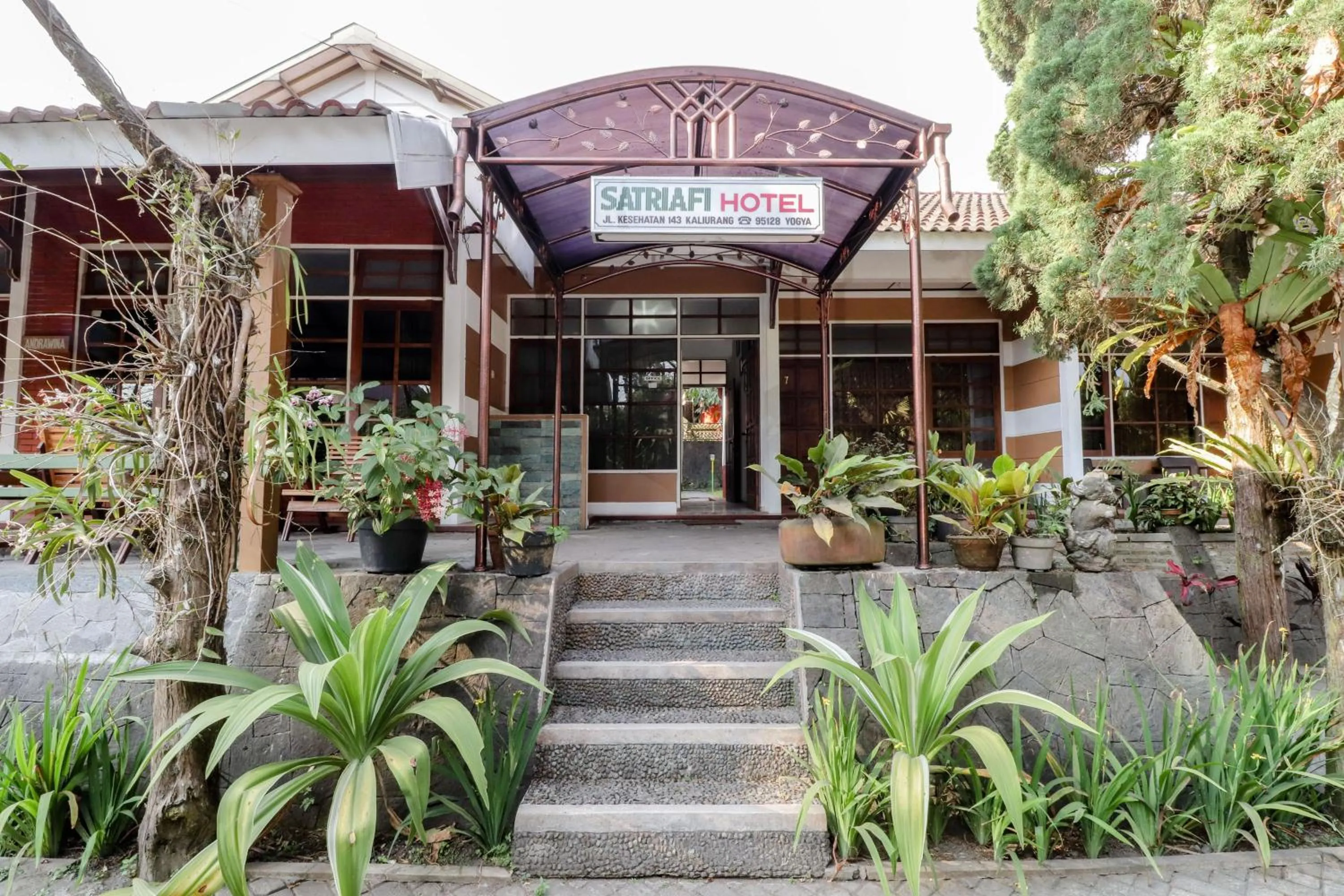 Facade/entrance in Satriafi Hotel