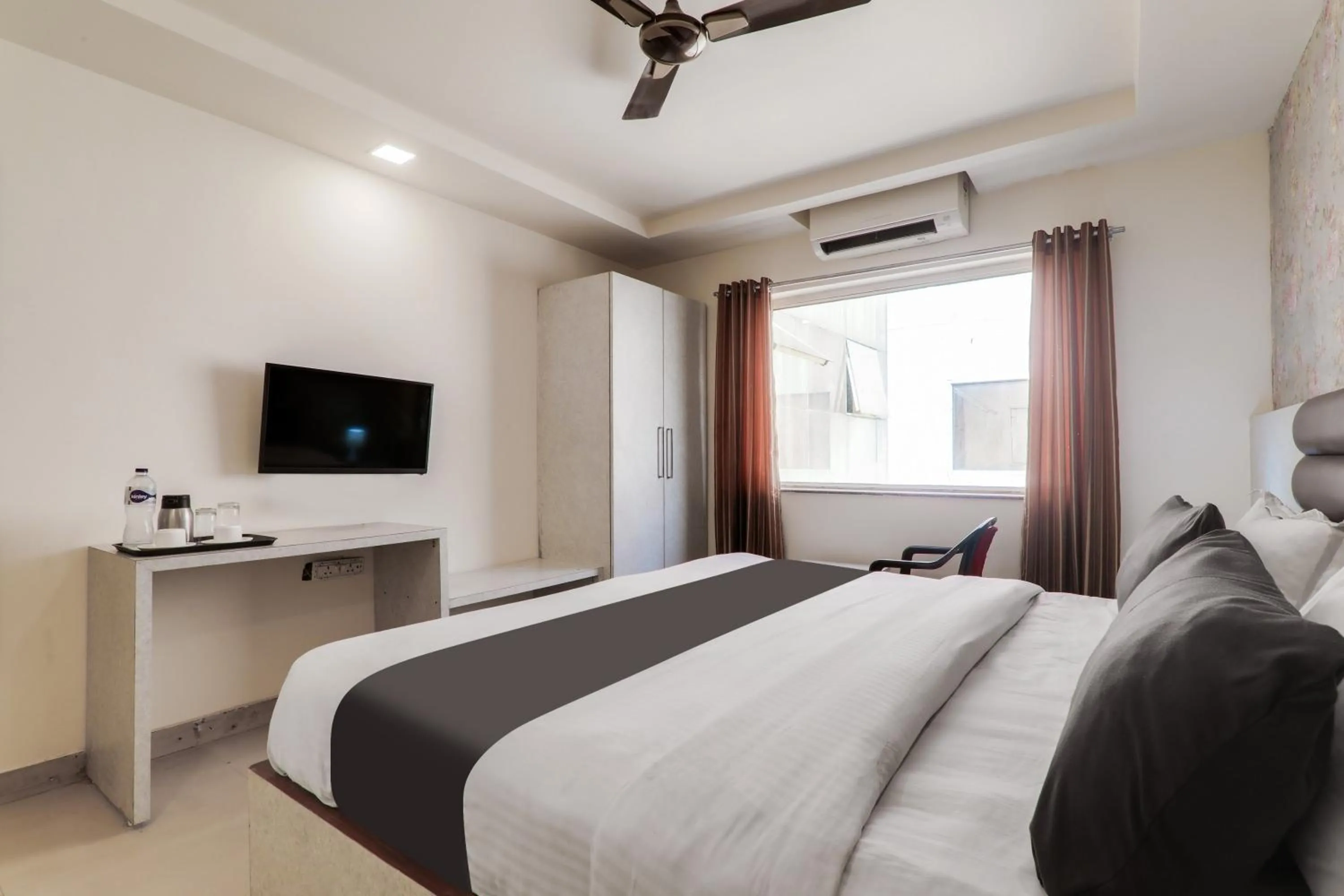 Bedroom, Bed in Super Collection O Civil Lines Near Old Bus Stand Formerly Imperial