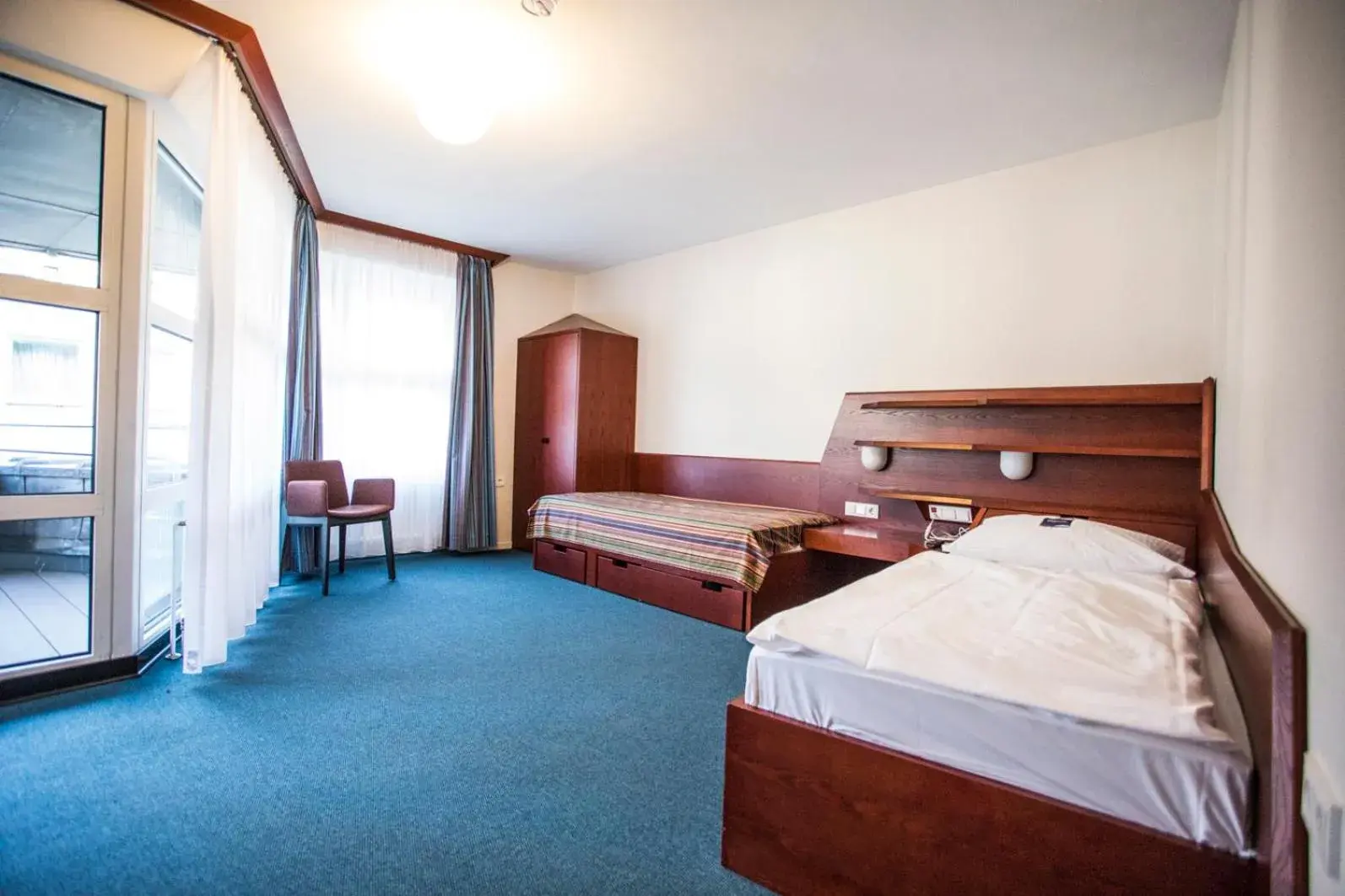 Twin Room - single occupancy - Disability Access in Erbacher Hof, Bistum Mainz Twin Room - single occupancy - Disability Access in Erbacher Hof, Bistum Mainz