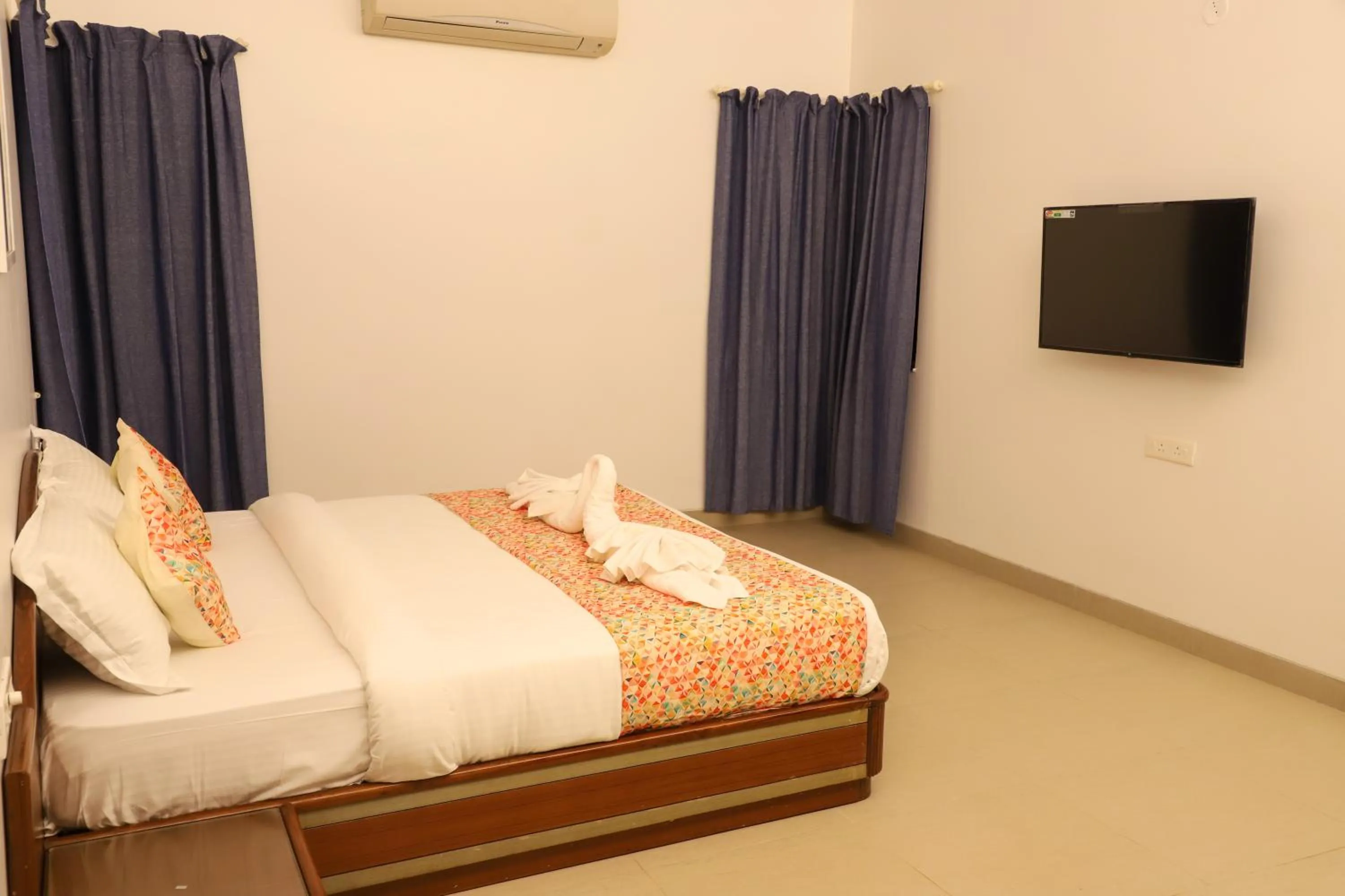 Bedroom, Bed in Surya Kiran Porvorim
