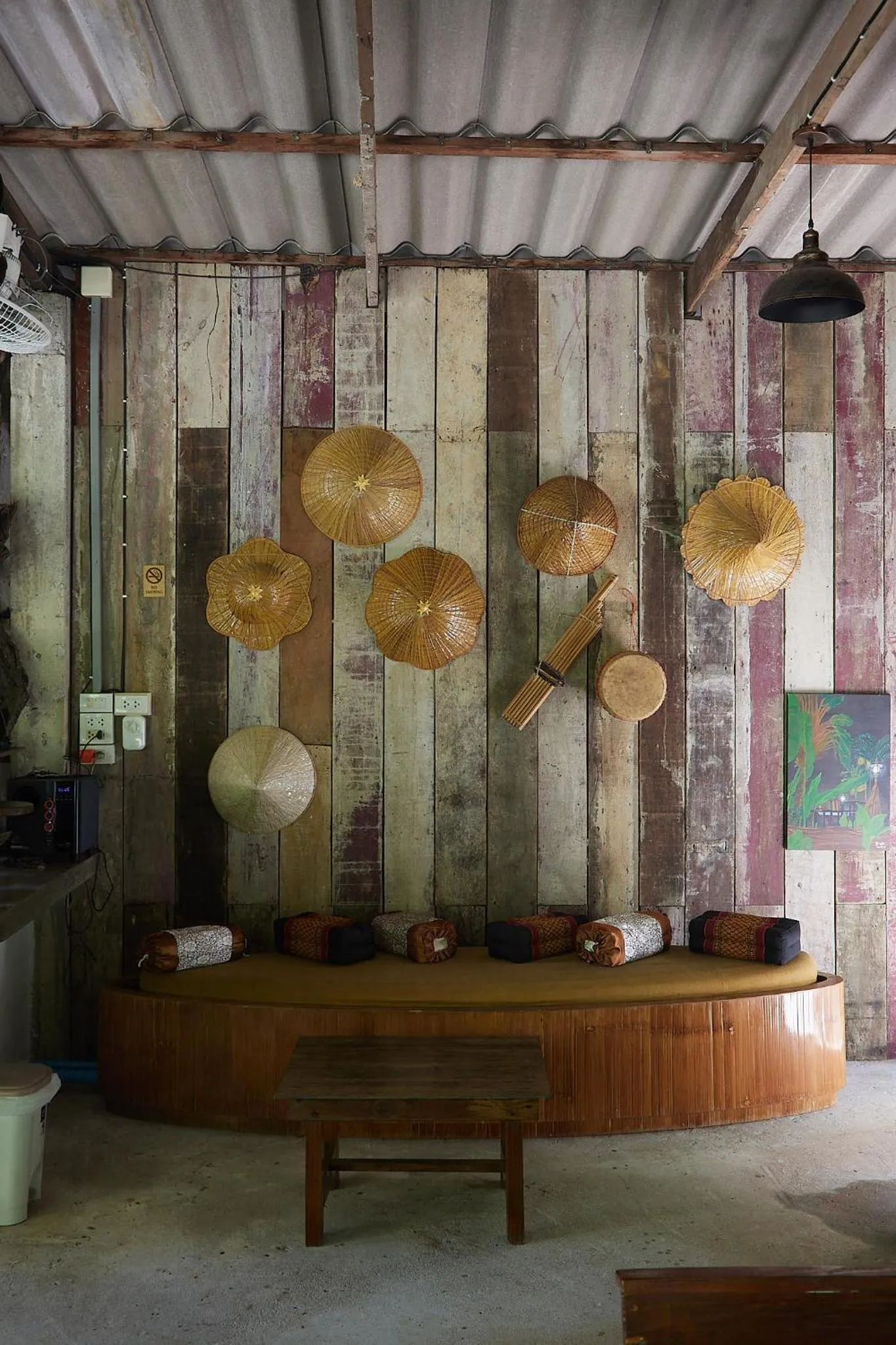 Restaurant/places to eat in Wave-F