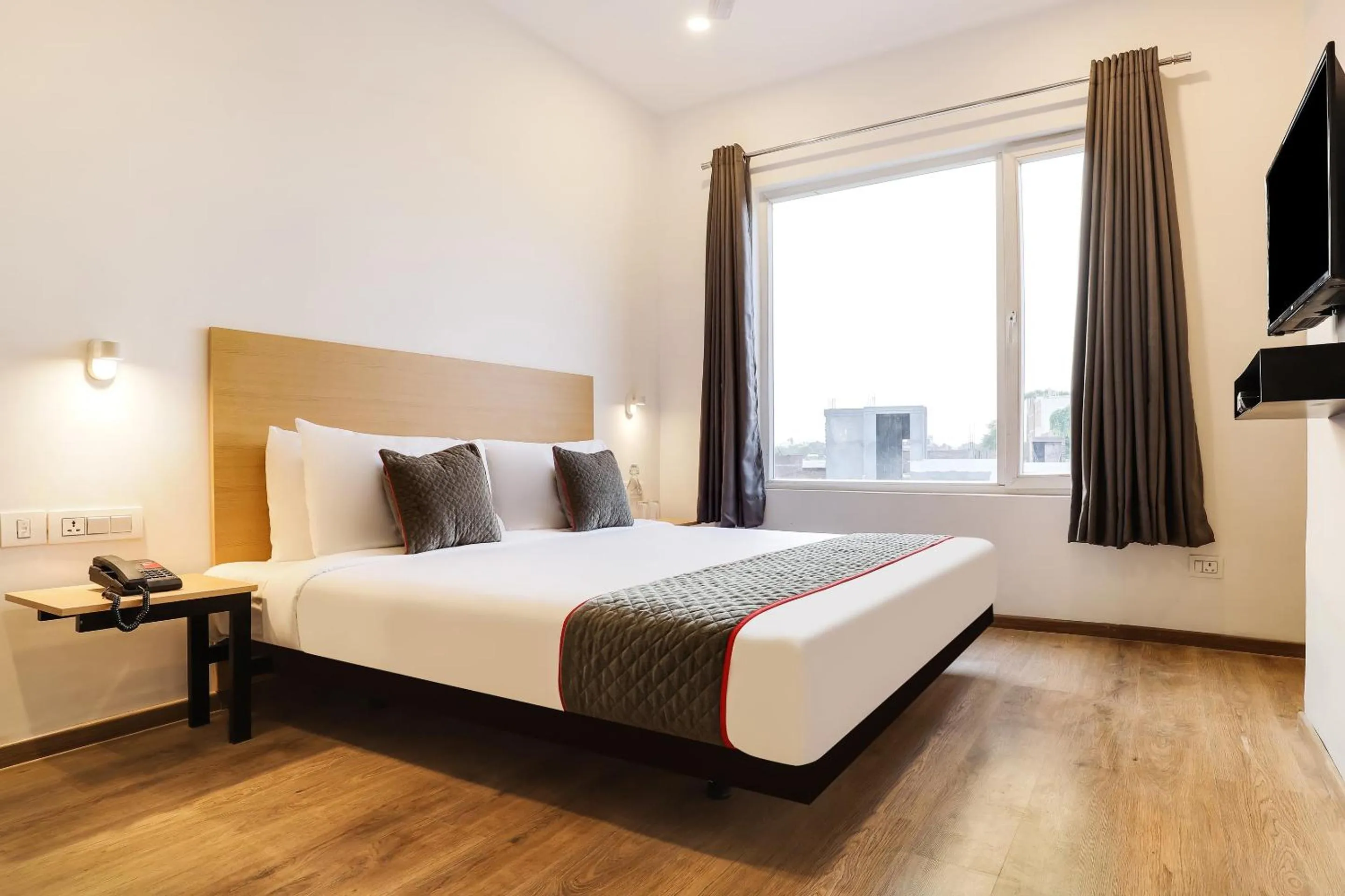 Bedroom, Bed in Townhouse Golden Avenue Road