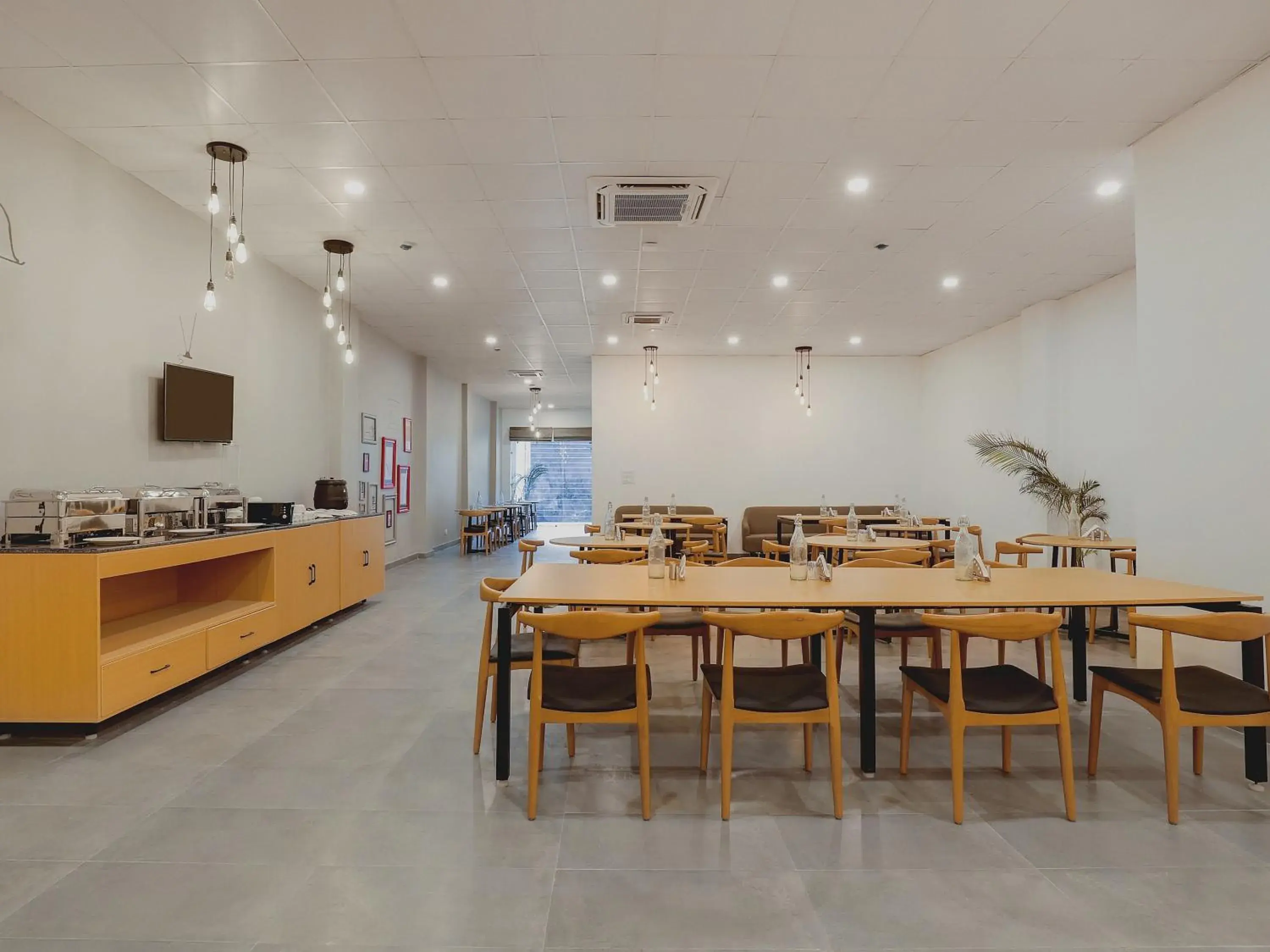 Restaurant/places to eat in Super Townhouse Golden Avenue Road Restaurant/places to eat in Super Townhouse Golden Avenue Road