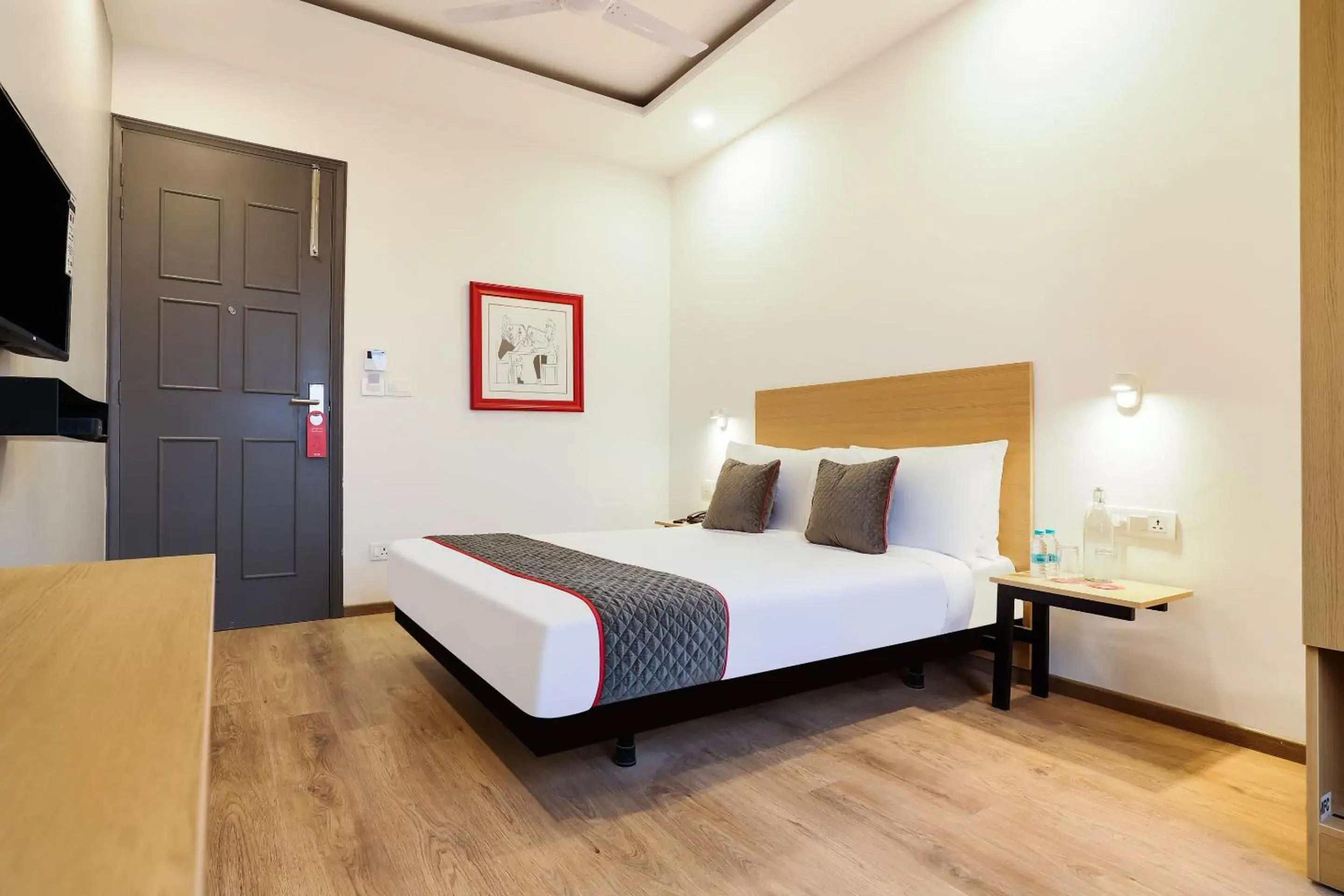 Bedroom, Bed in Super Townhouse Golden Avenue Road Bedroom, Bed in Super Townhouse Golden Avenue Road