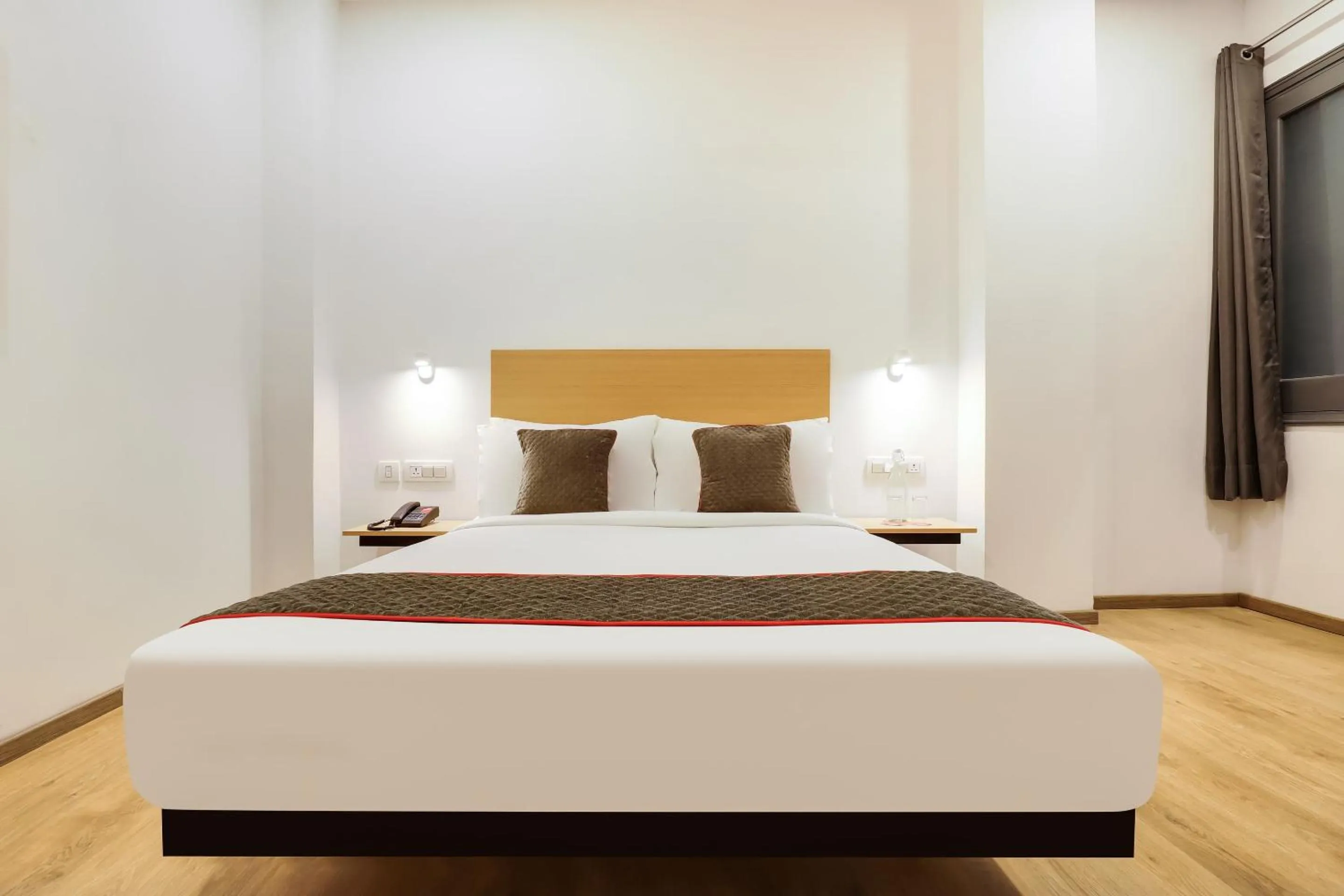 Bedroom, Bed in Townhouse Golden Avenue Road