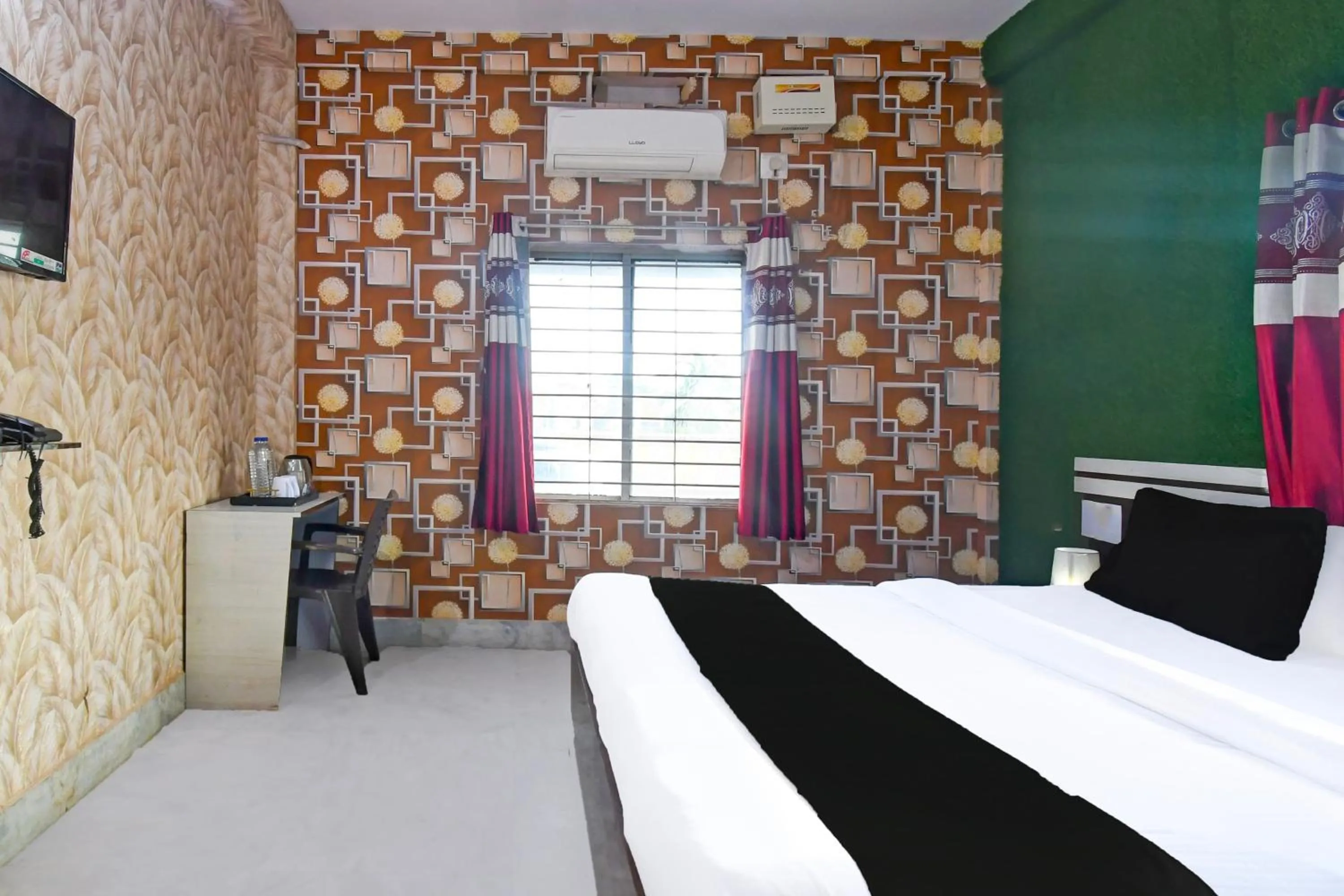 Bedroom, Bed in Hotel O Sawan INN