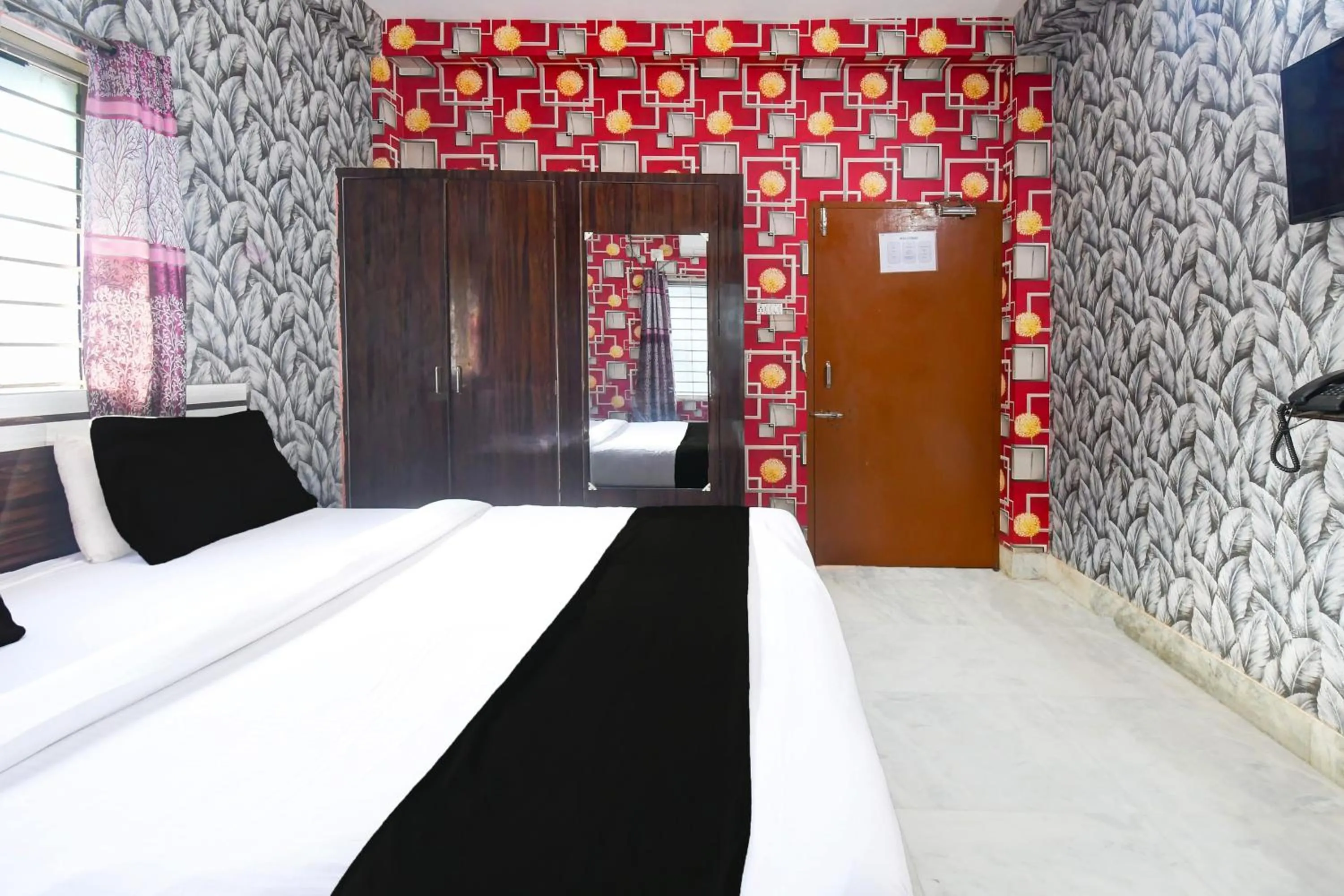 Bedroom, Bed in Hotel O Sawan INN