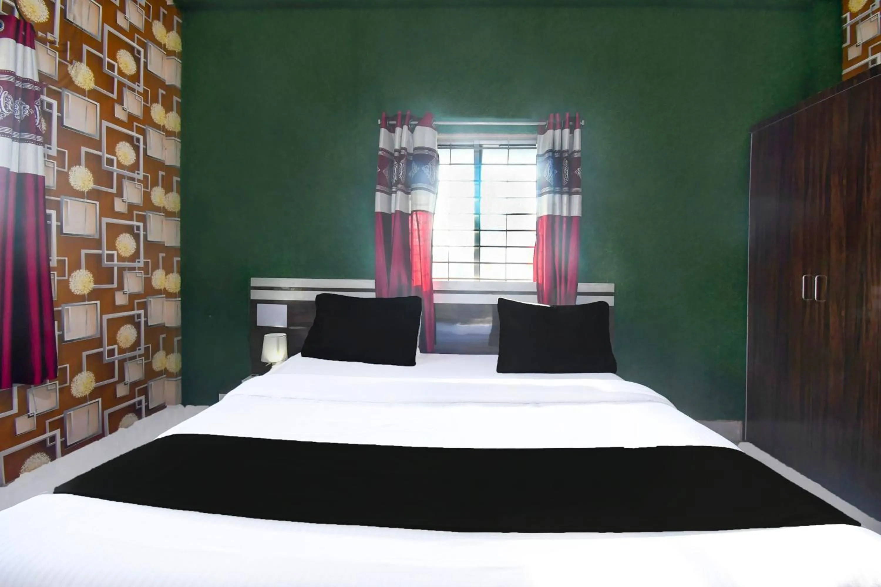 Bedroom, Bed in Hotel O Sawan INN