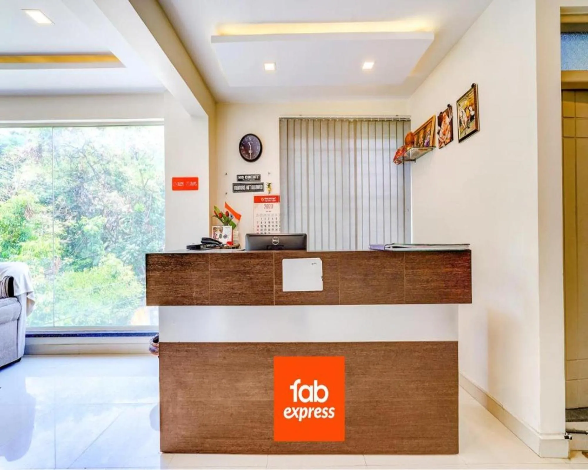 Lobby or reception in FabExpress Kings Suites HRBR Layout - Nr Manyata Tech Park