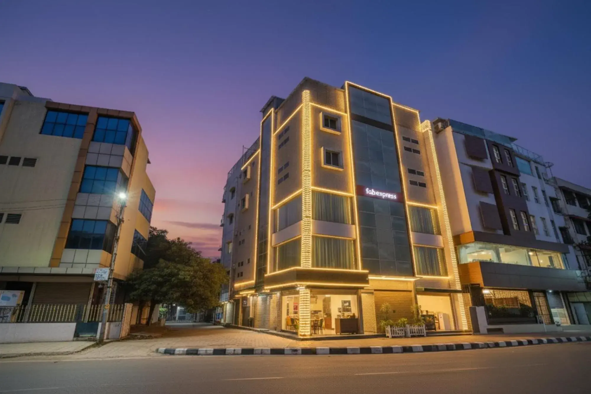 Property building in Via Kings Suites HRBR Layout Property building in Via Kings Suites HRBR Layout