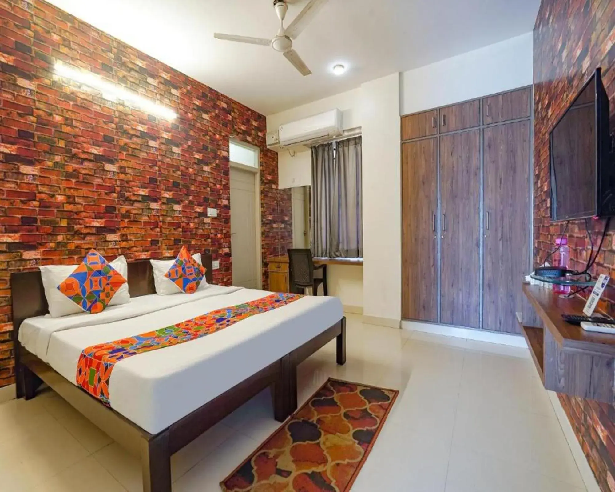 Bed in FabExpress Kings Suites HRBR Layout - Nr Manyata Tech Park Bed in FabExpress Kings Suites HRBR Layout - Nr Manyata Tech Park