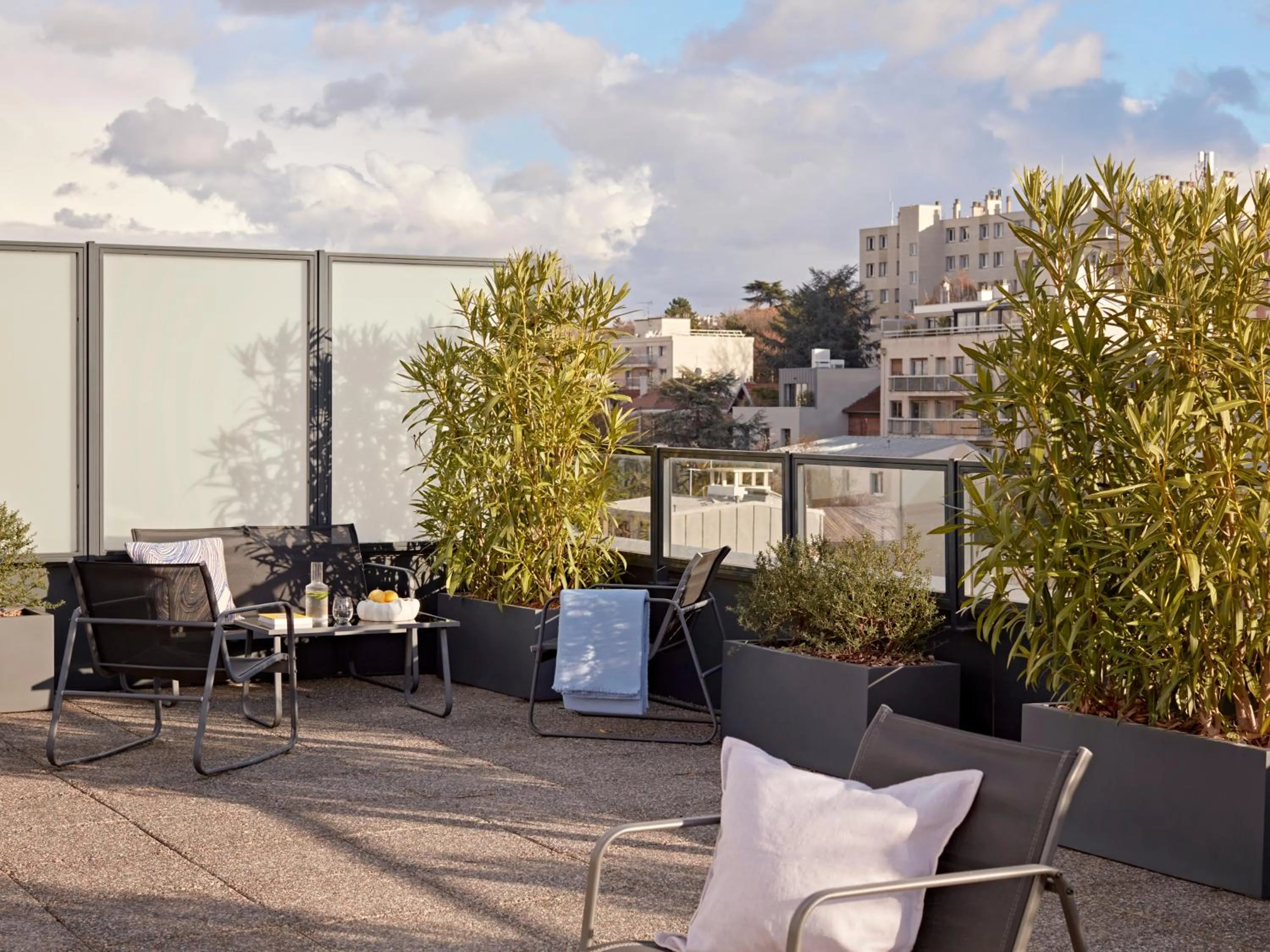 Balcony/Terrace in YAYS Paris Issy by Numa