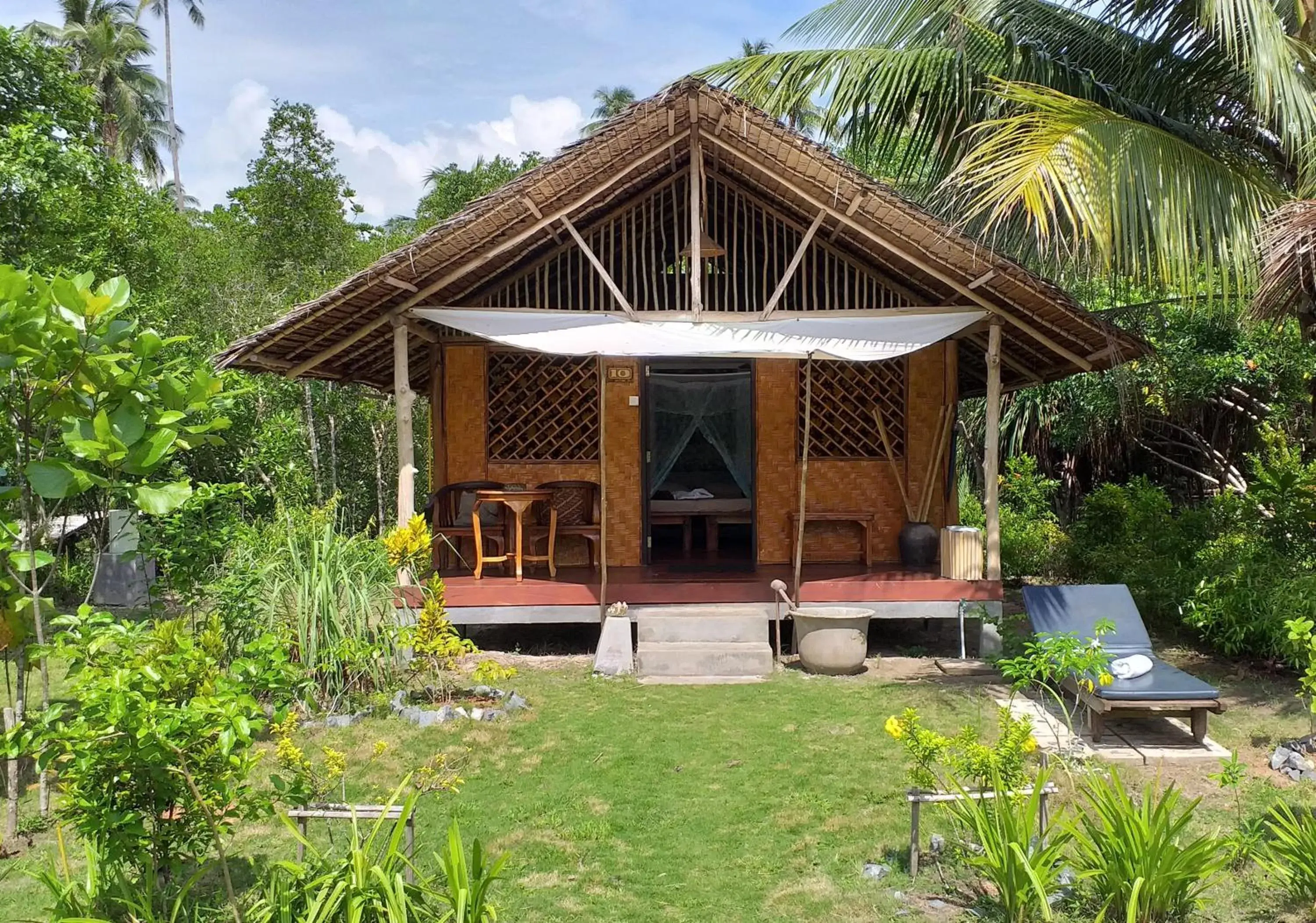 Facade/entrance in Mutiara Beach Resort Facade/entrance in Mutiara Beach Resort
