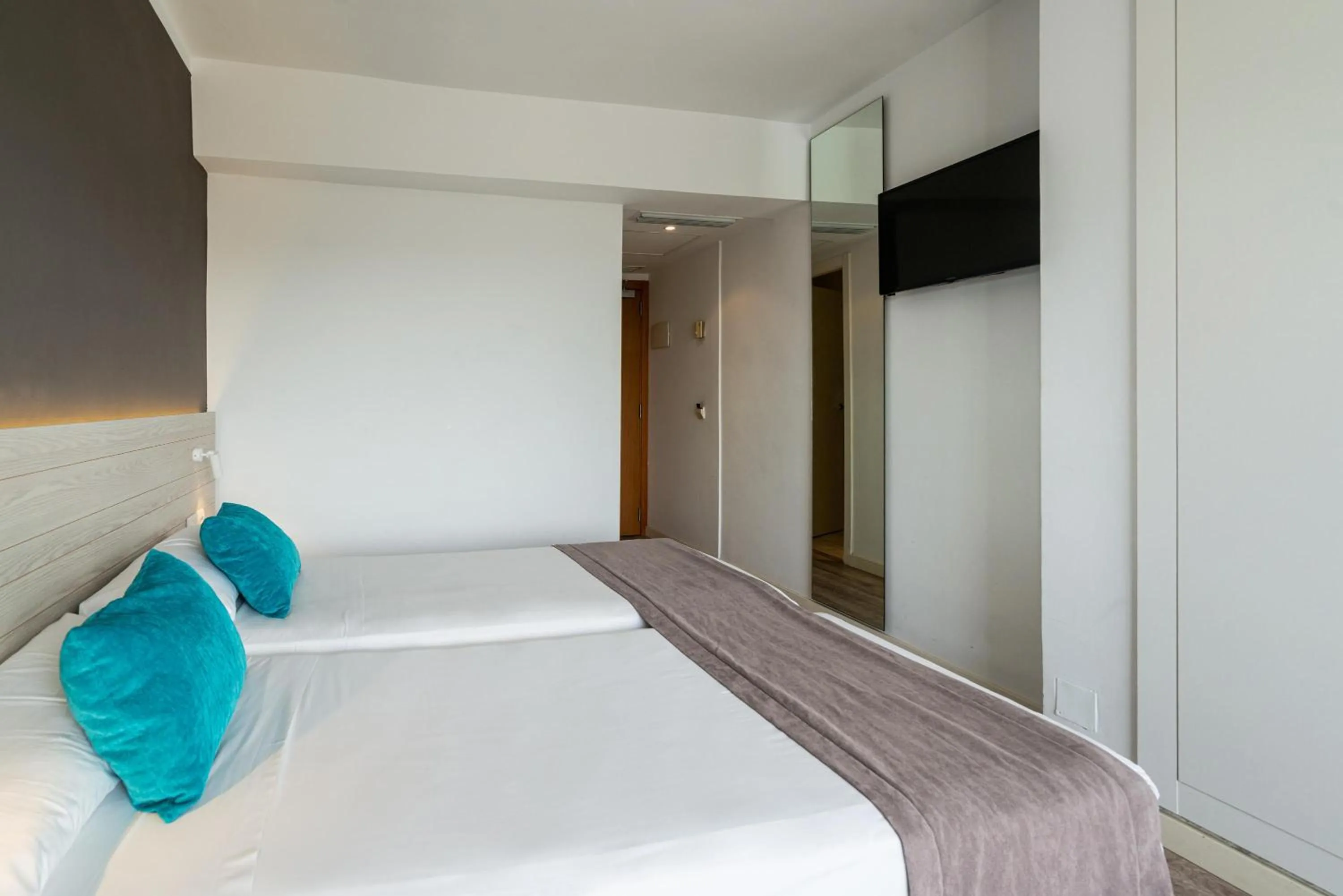 Photo of the whole room, Bed in THB Niágara - Adults Only