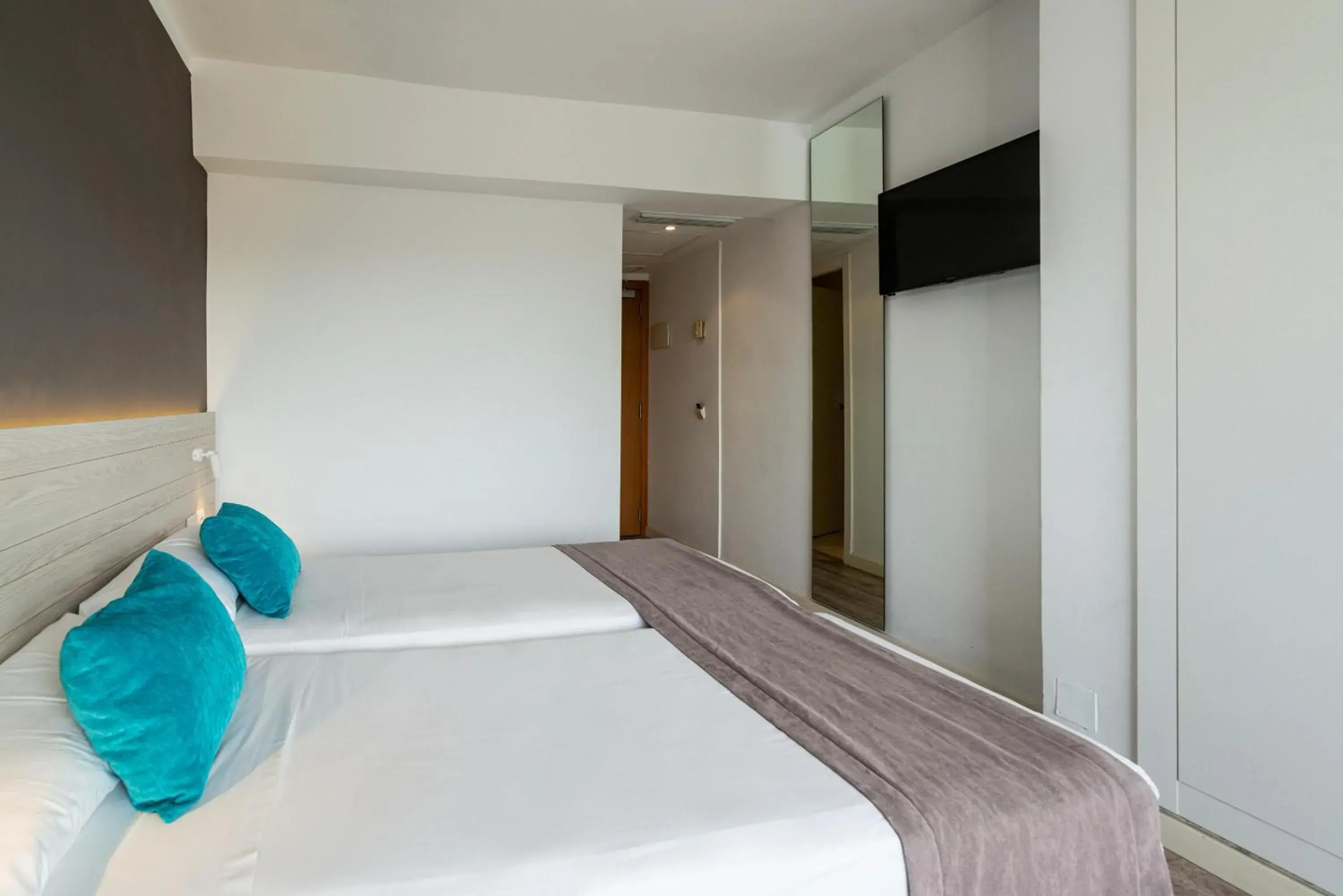 Photo of the whole room, Bed in THB Niágara - Adults Only Photo of the whole room, Bed in THB Niágara - Adults Only