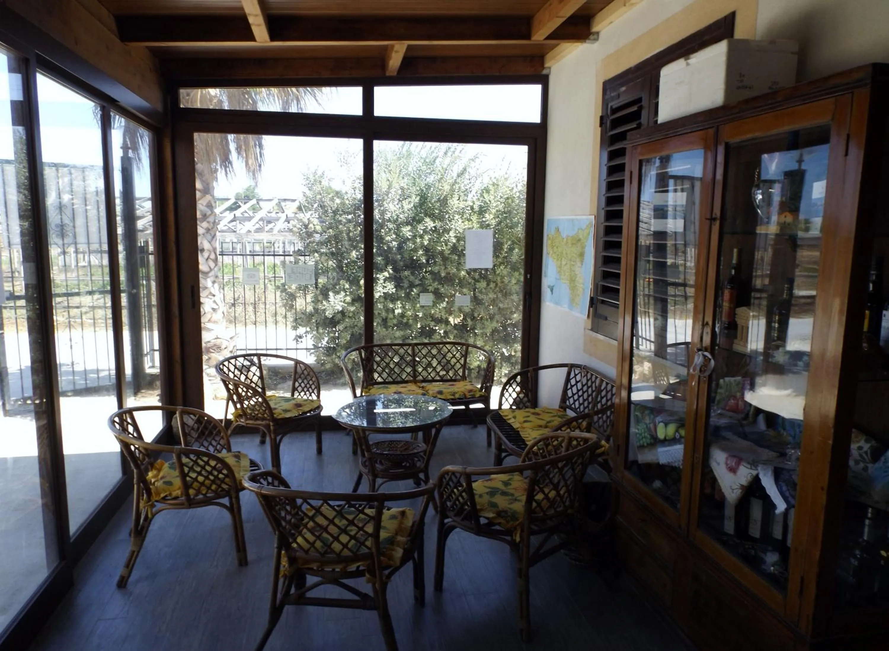 Lobby or reception in Case Vacanza Torre Lupa