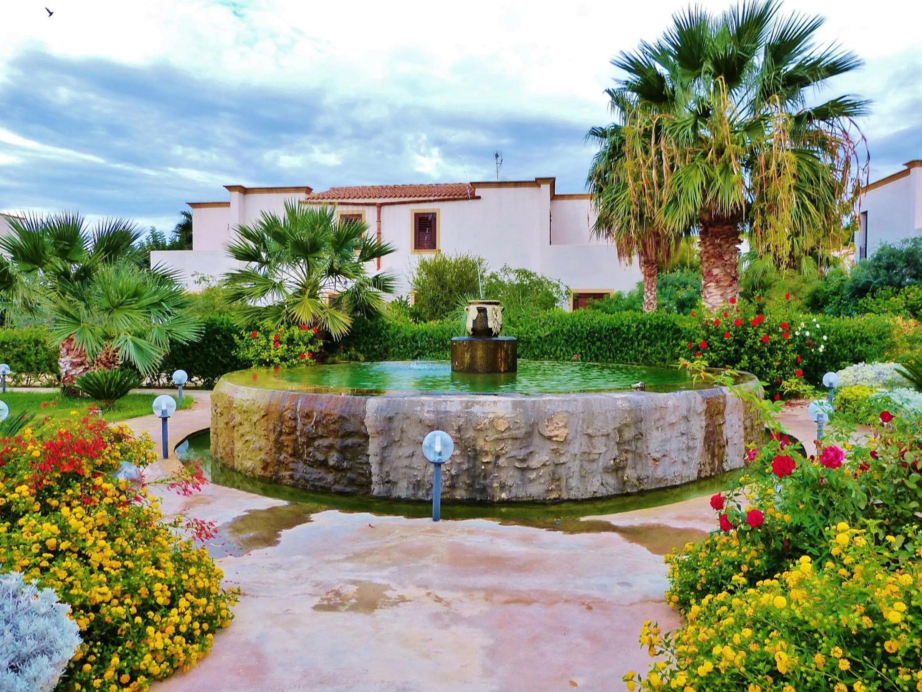 Garden view in Case Vacanza Torre Lupa