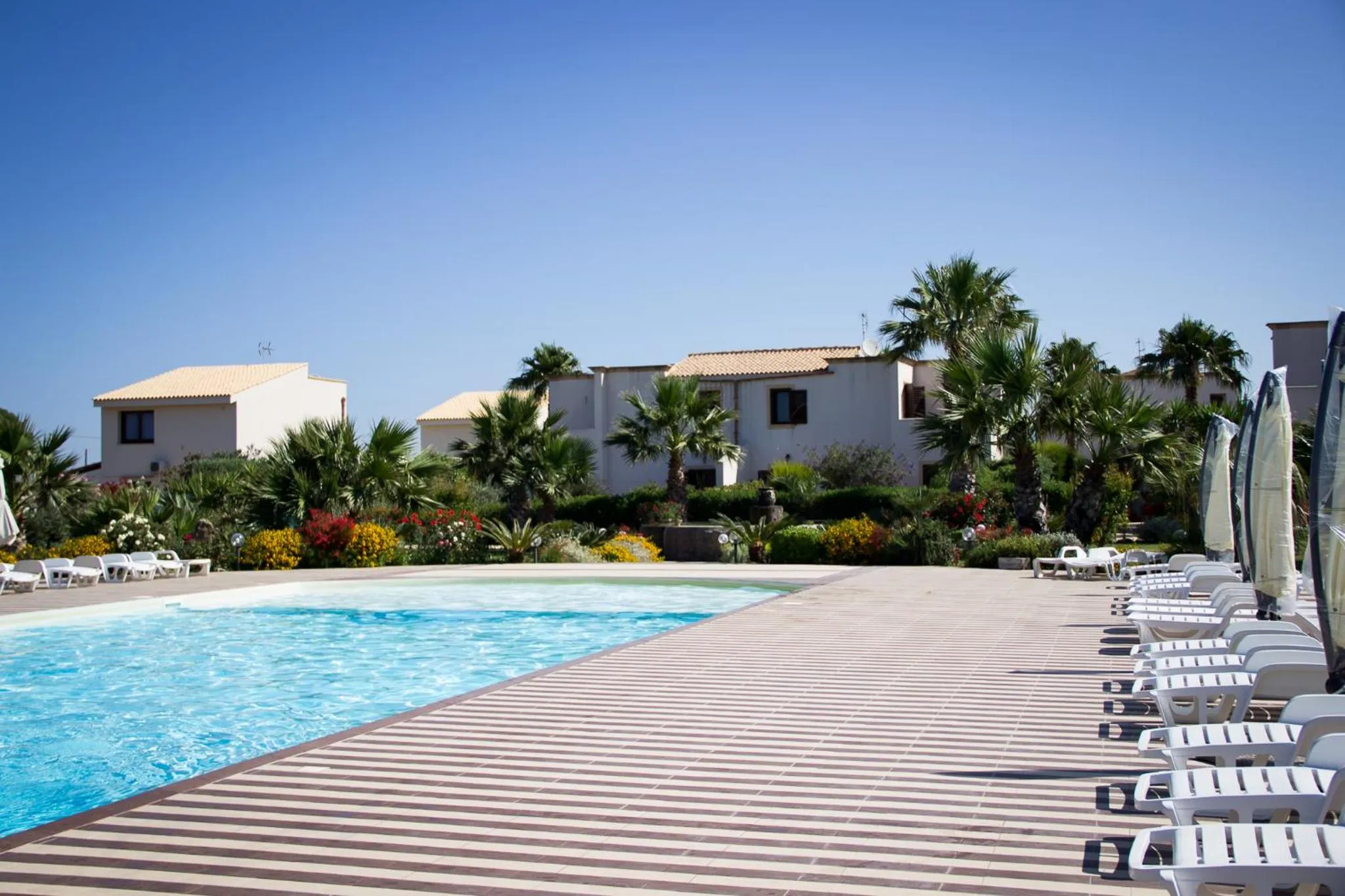 Swimming pool in Case Vacanza Torre Lupa