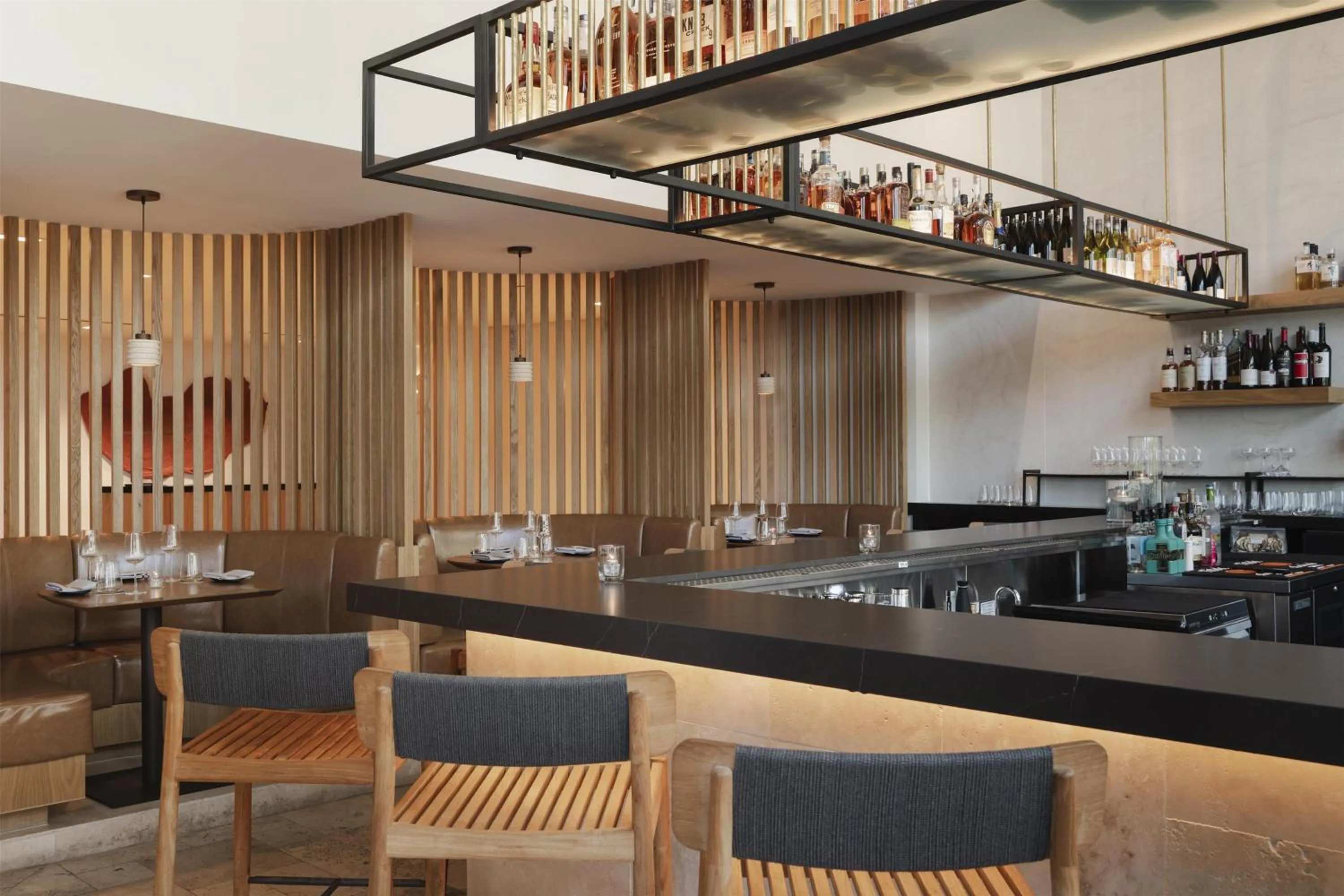 Lounge or bar in Waterstone Resort & Marina Boca Raton, Curio Collection by Hilton