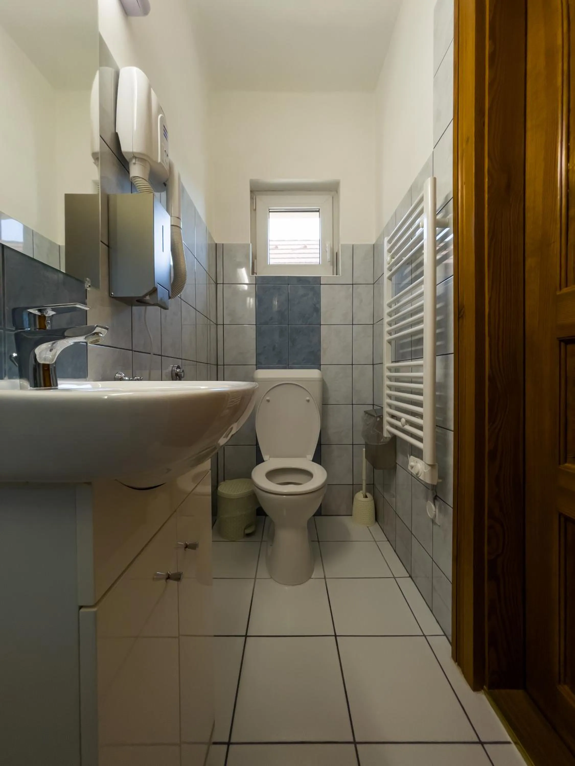 Bathroom in Mamutfenyő Panzió