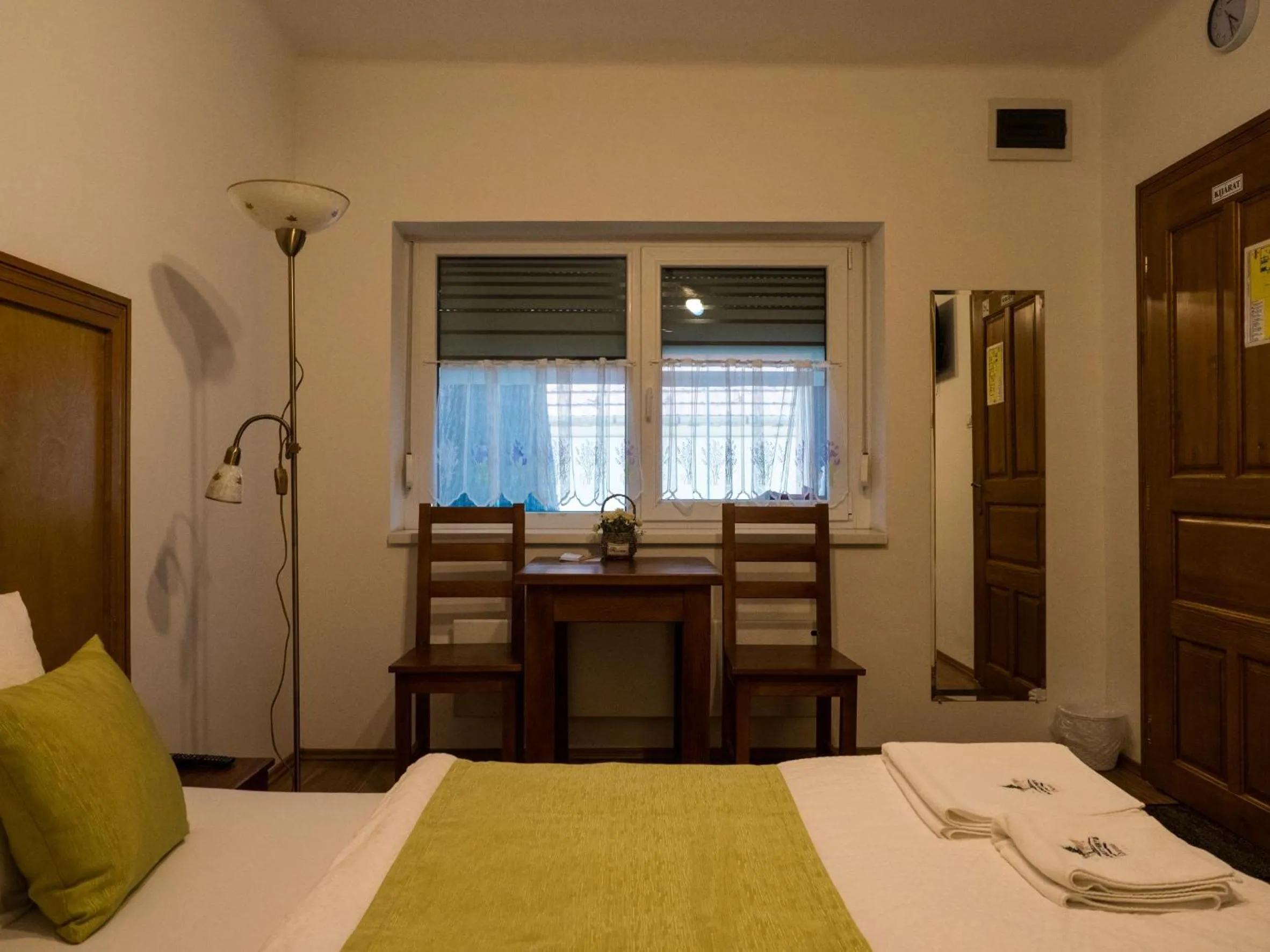 Bed in Mamutfenyő Panzió