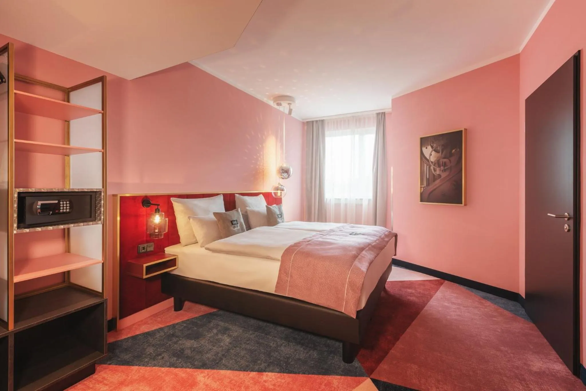 Photo of the whole room, Bed in Holiday Inn - the niu, Loco Munich North by IHG