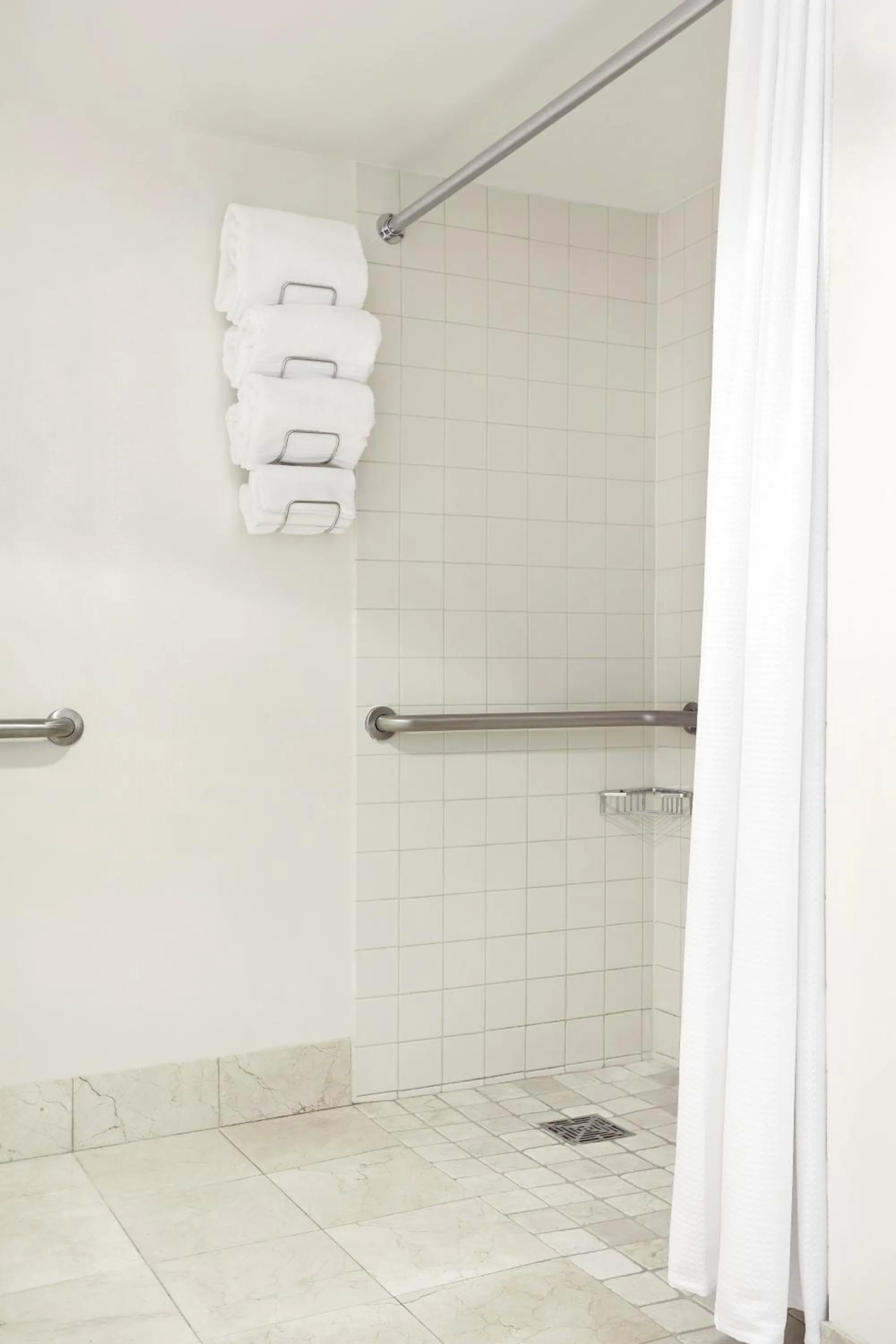 Shower in Renaissance Newark Airport Hotel