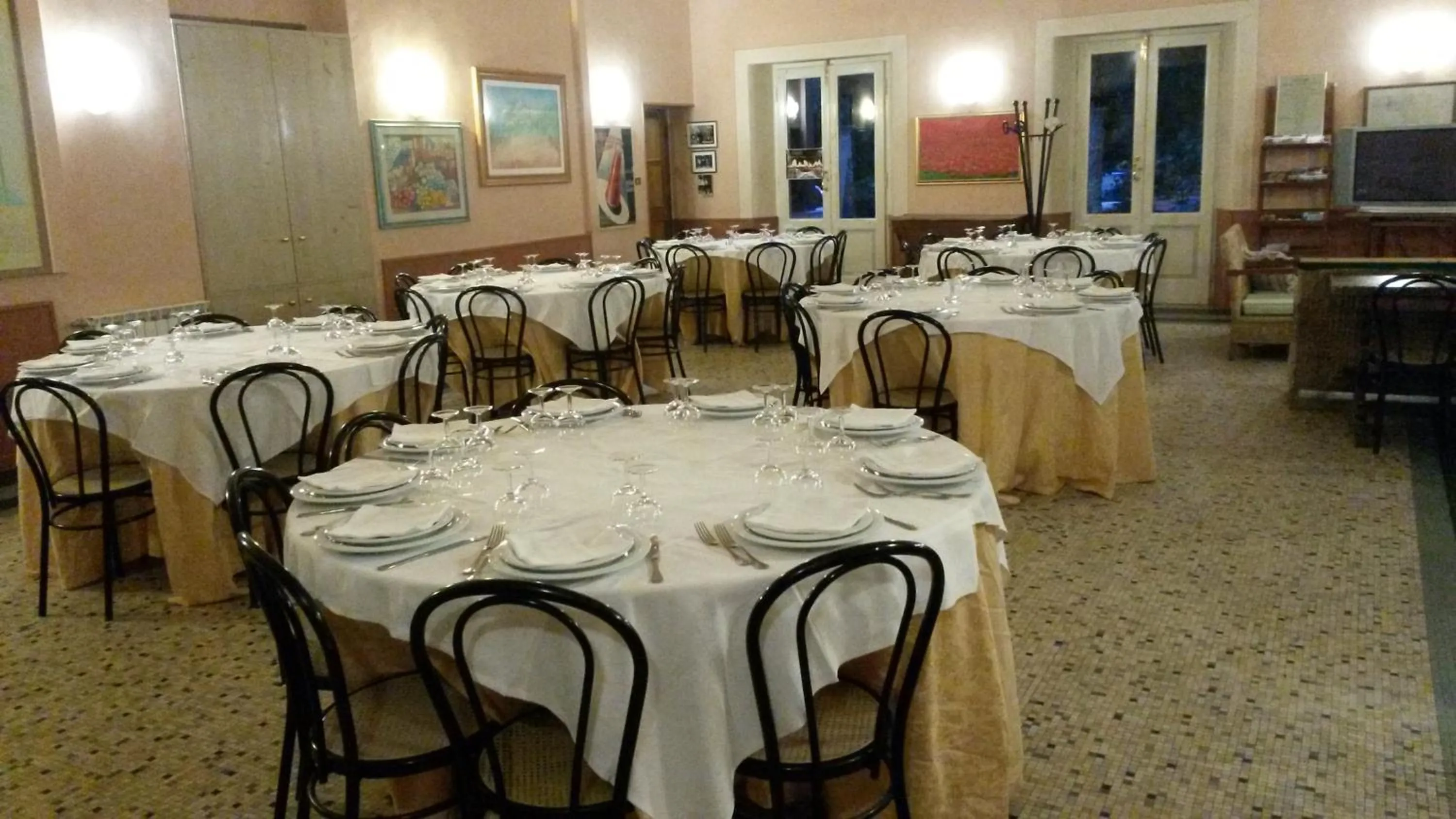 Restaurant/places to eat in Albergo Ristorante Ferretti