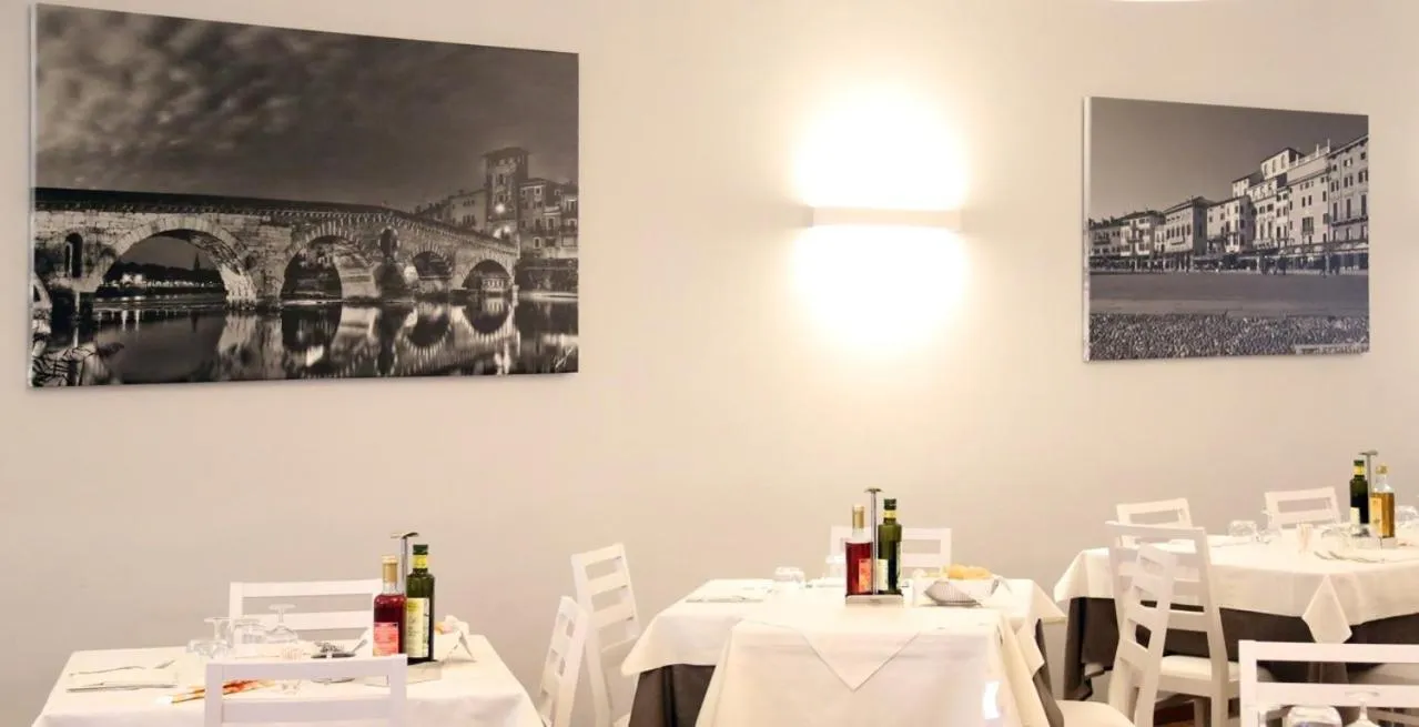 Restaurant/places to eat in Hotel Gelmini