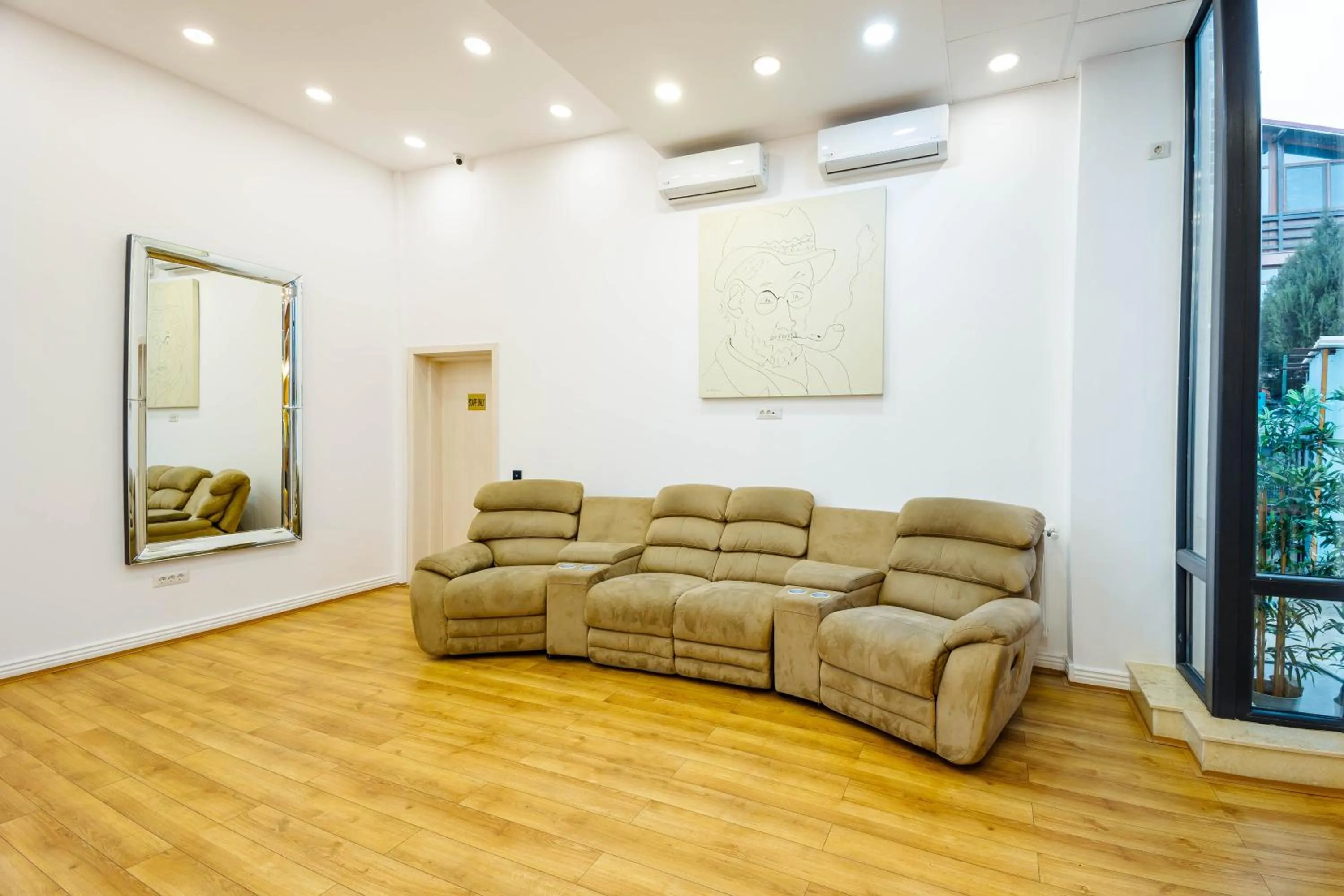 Seating area in Bliss Inn Tunari