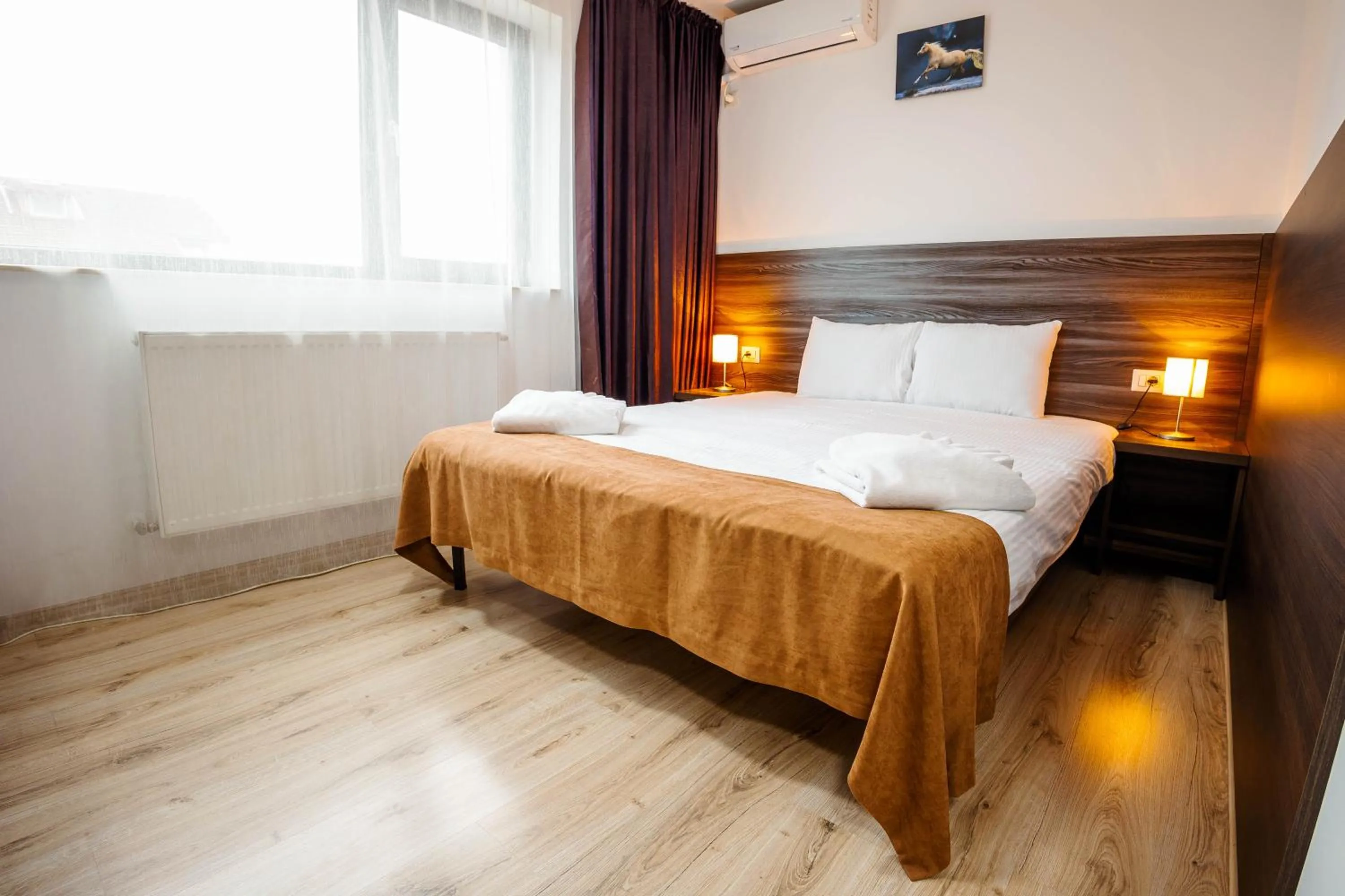 Bedroom, Bed in Bliss Inn Tunari