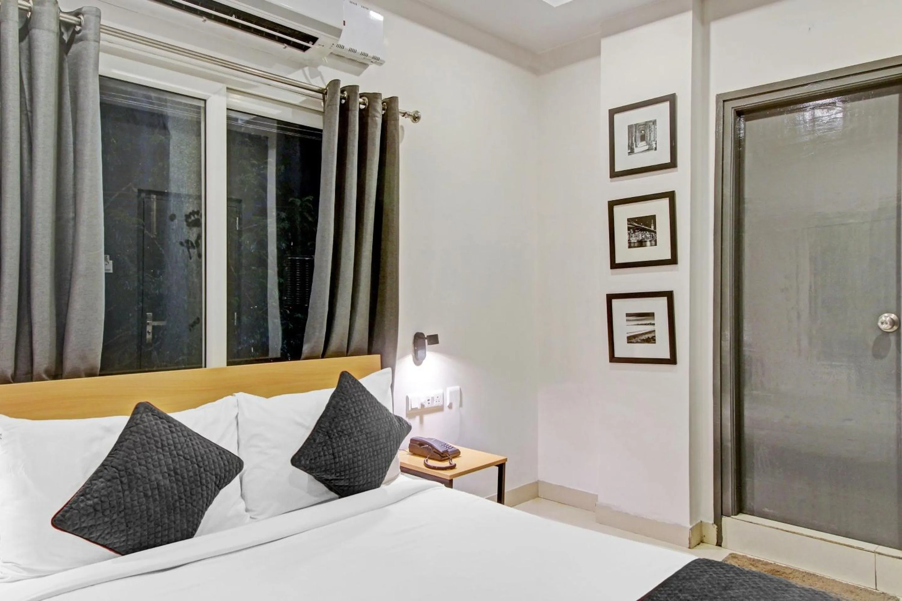 Facade/entrance, Bed in Super Hotel O SS Skyline