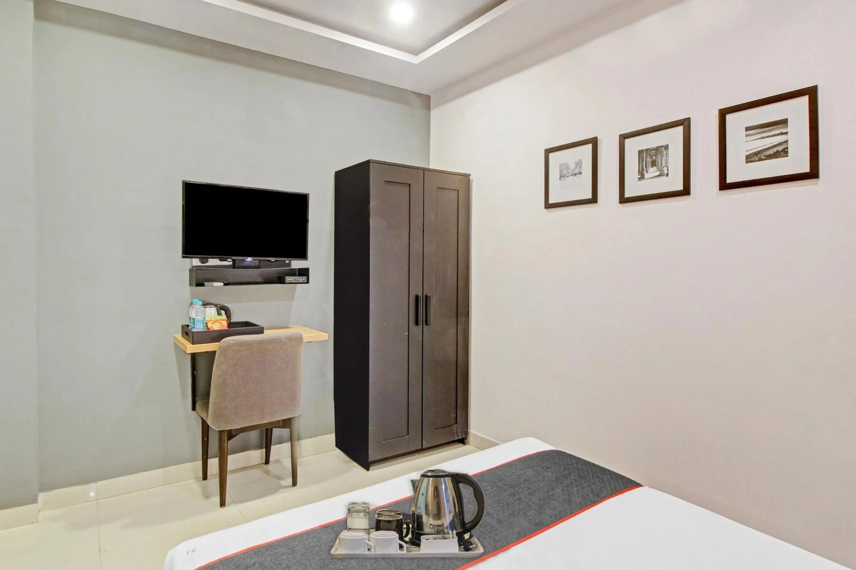 Bedroom in Hotel O SS Skyline