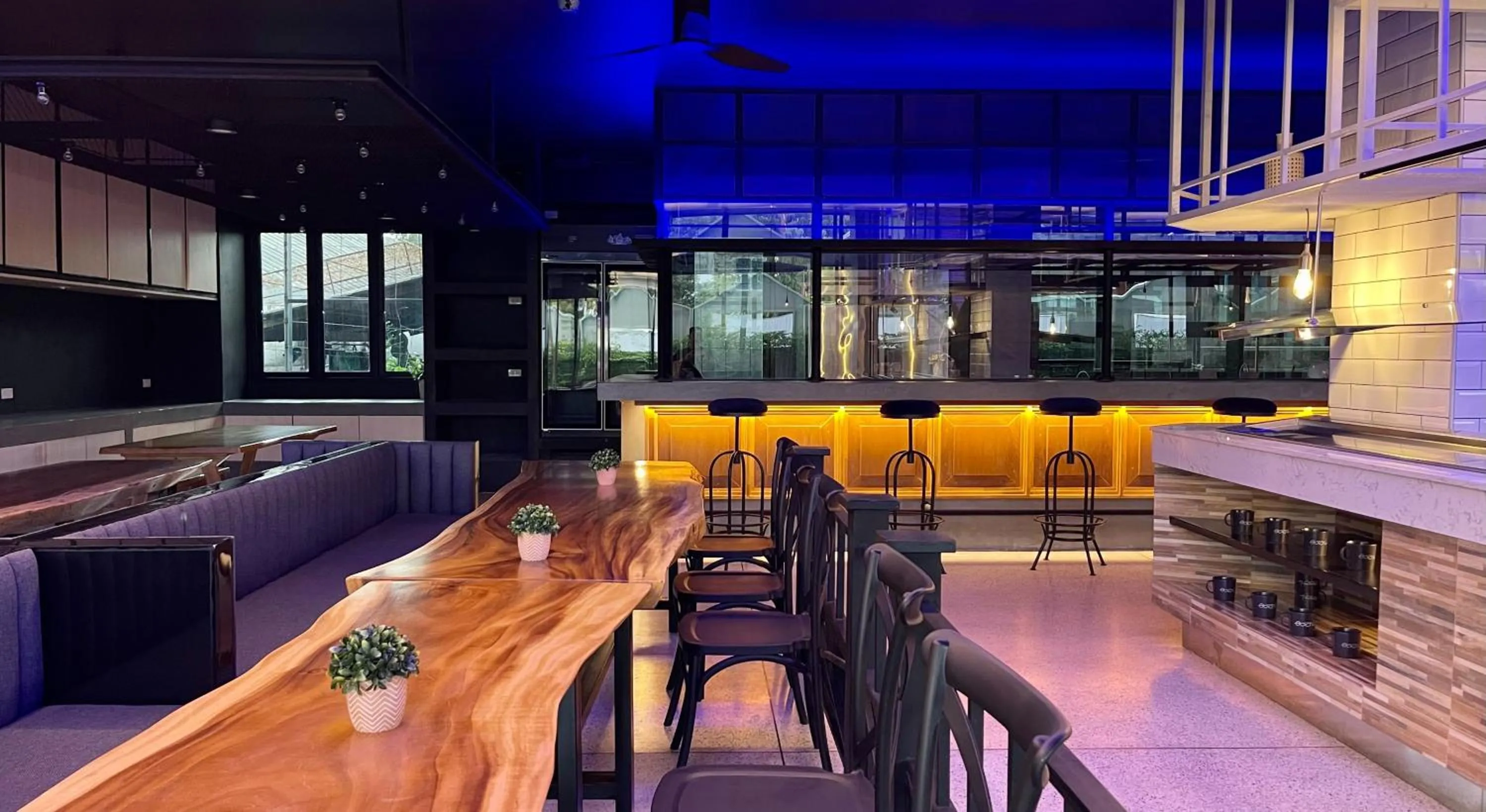 Restaurant/places to eat in BOOK Design Hotel