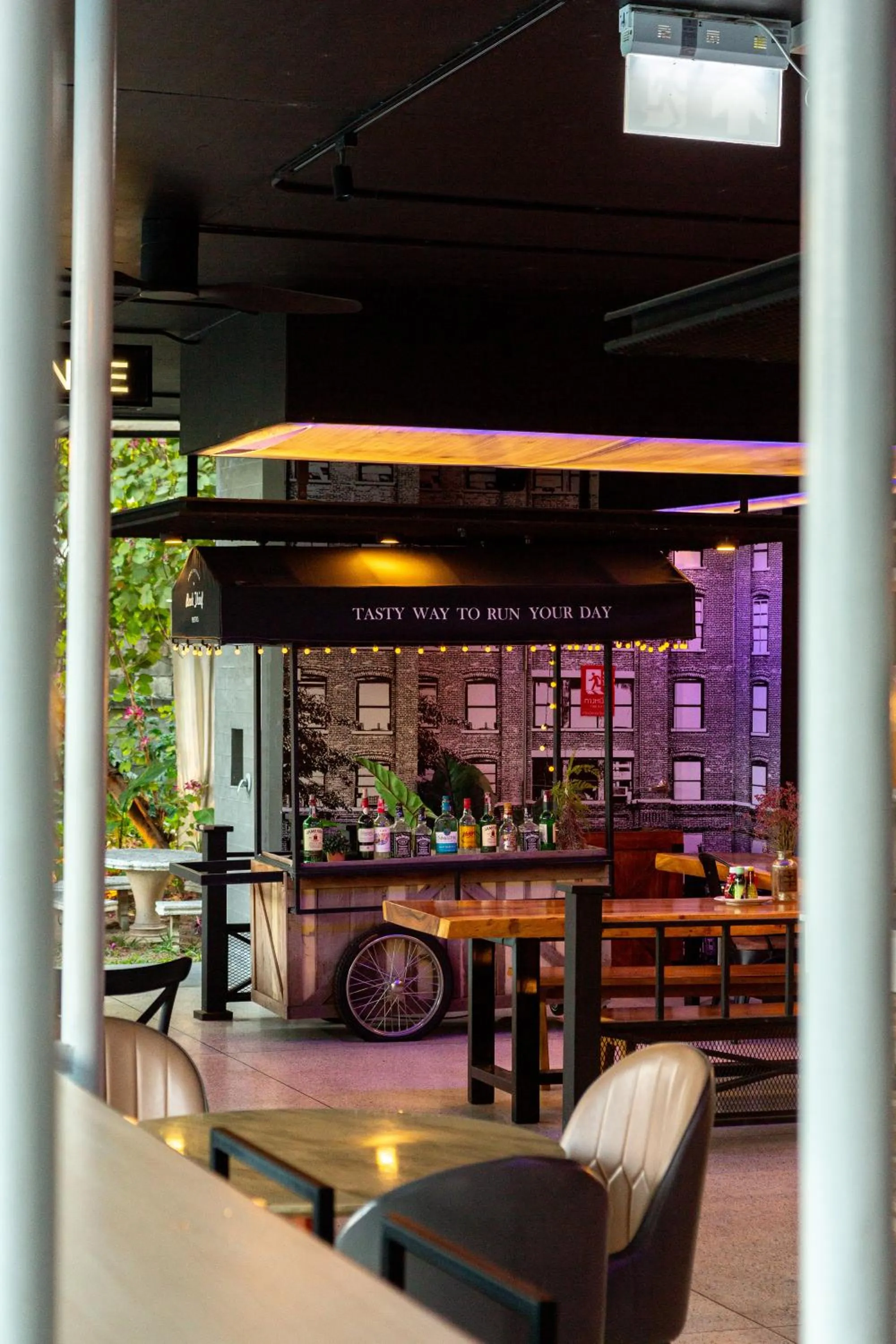 Lounge or bar in BOOK Design Hotel