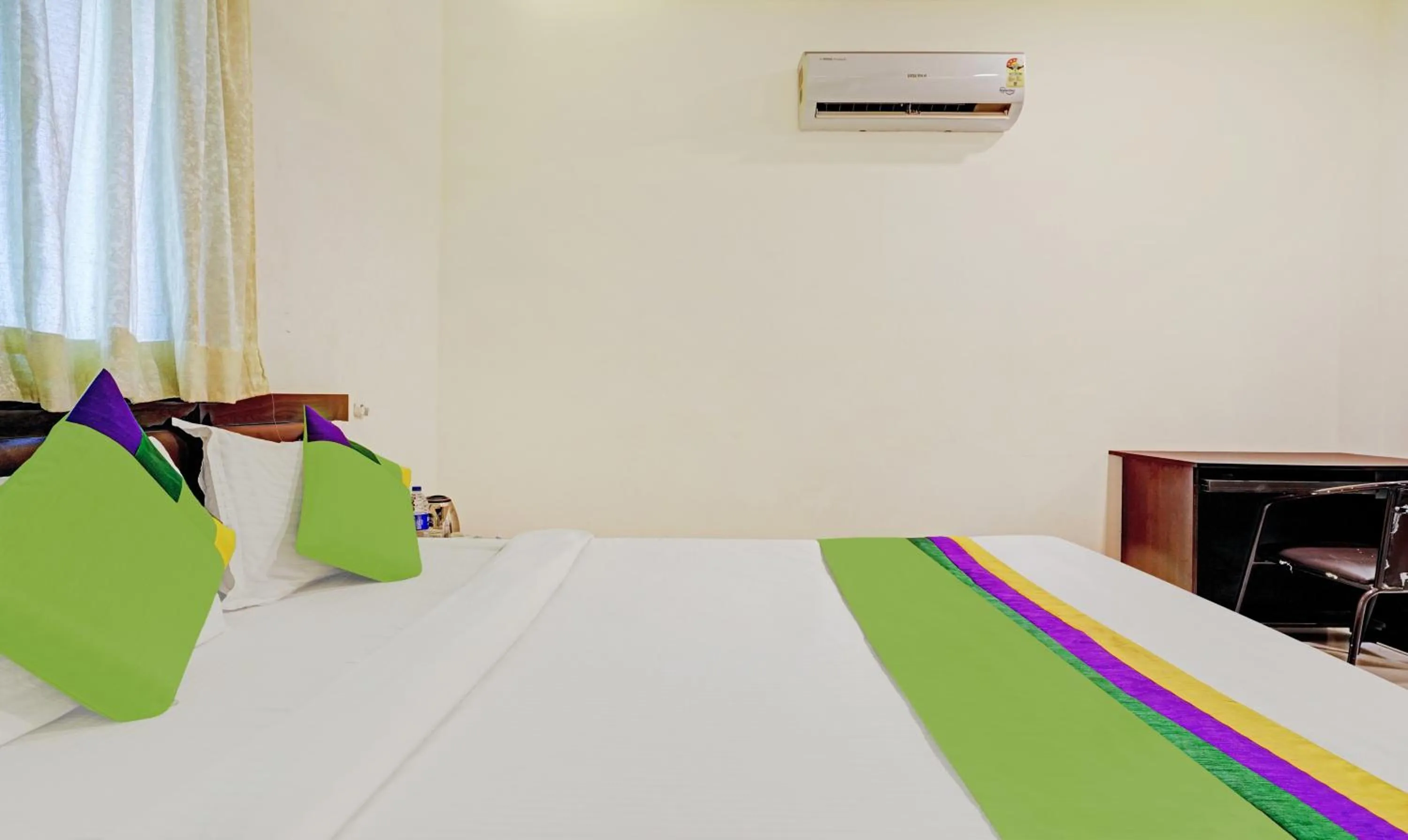 Bedroom, Bed in Prime Grand Hotel, Mumbai