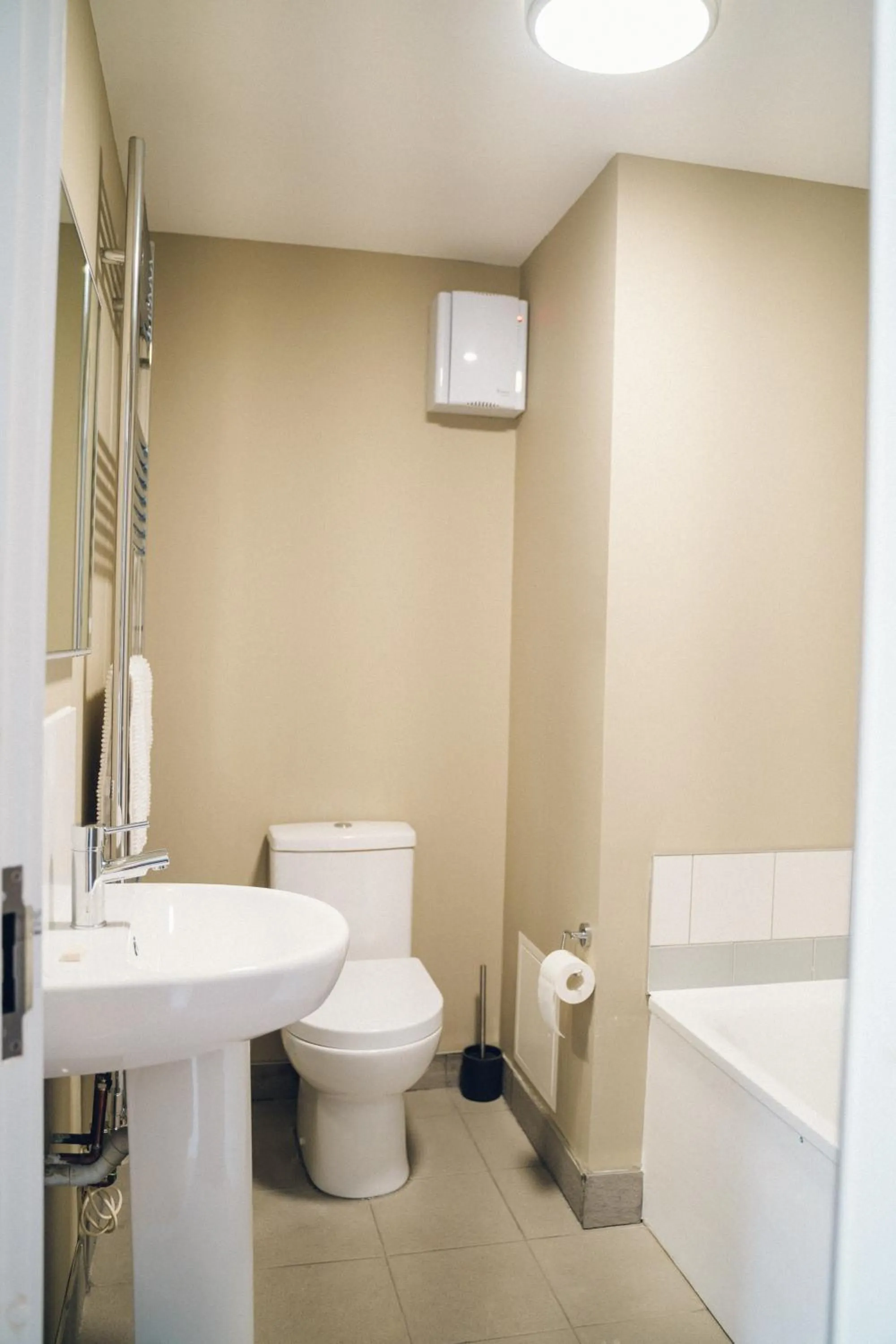 Shower in Llety Arall