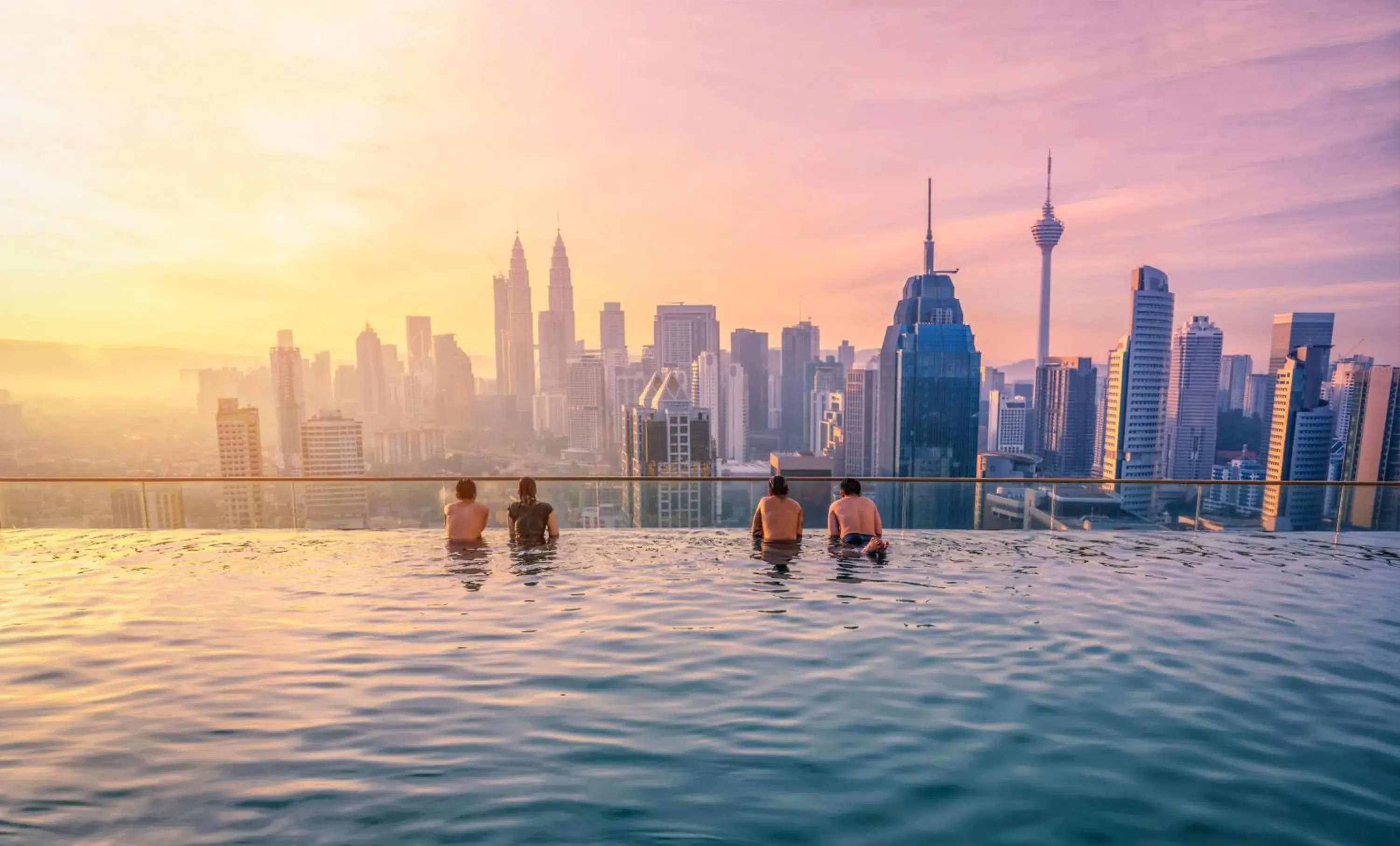 Bed in 6-Bed Female Dormitory Room in Regalia Skypool KLCC Bed in 6-Bed Female Dormitory Room in Regalia Skypool KLCC