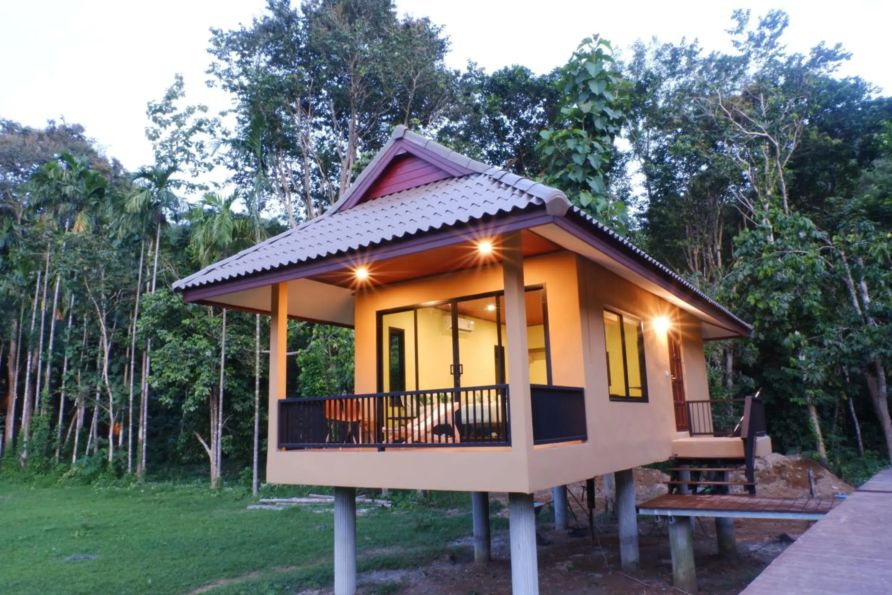 Deluxe Queen Room with Two Queen Beds in The Bliss Khao Sok Boutique Lodge Deluxe Queen Room with Two Queen Beds in The Bliss Khao Sok Boutique Lodge