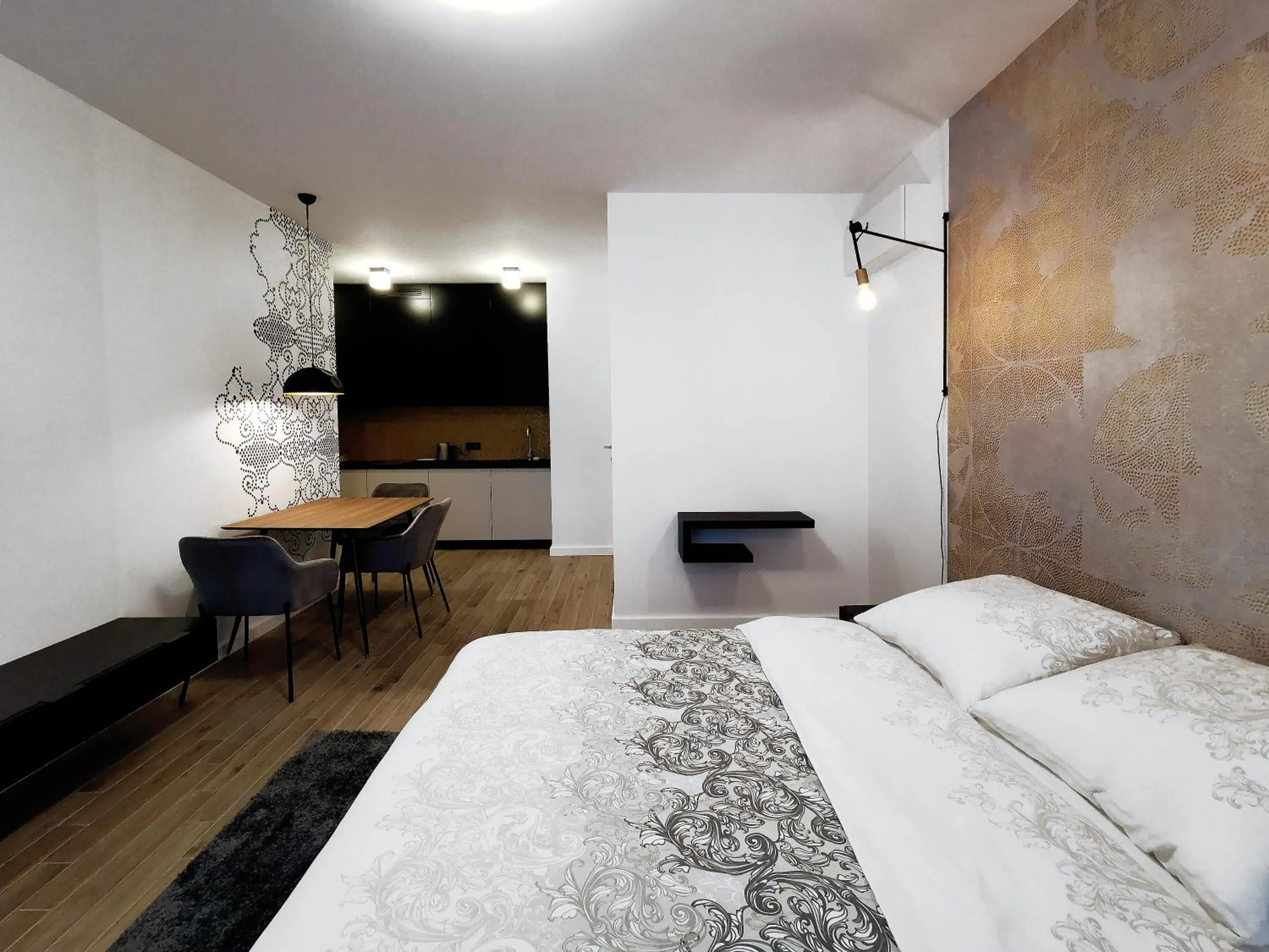 Bed in Come&Stay apartments Wola