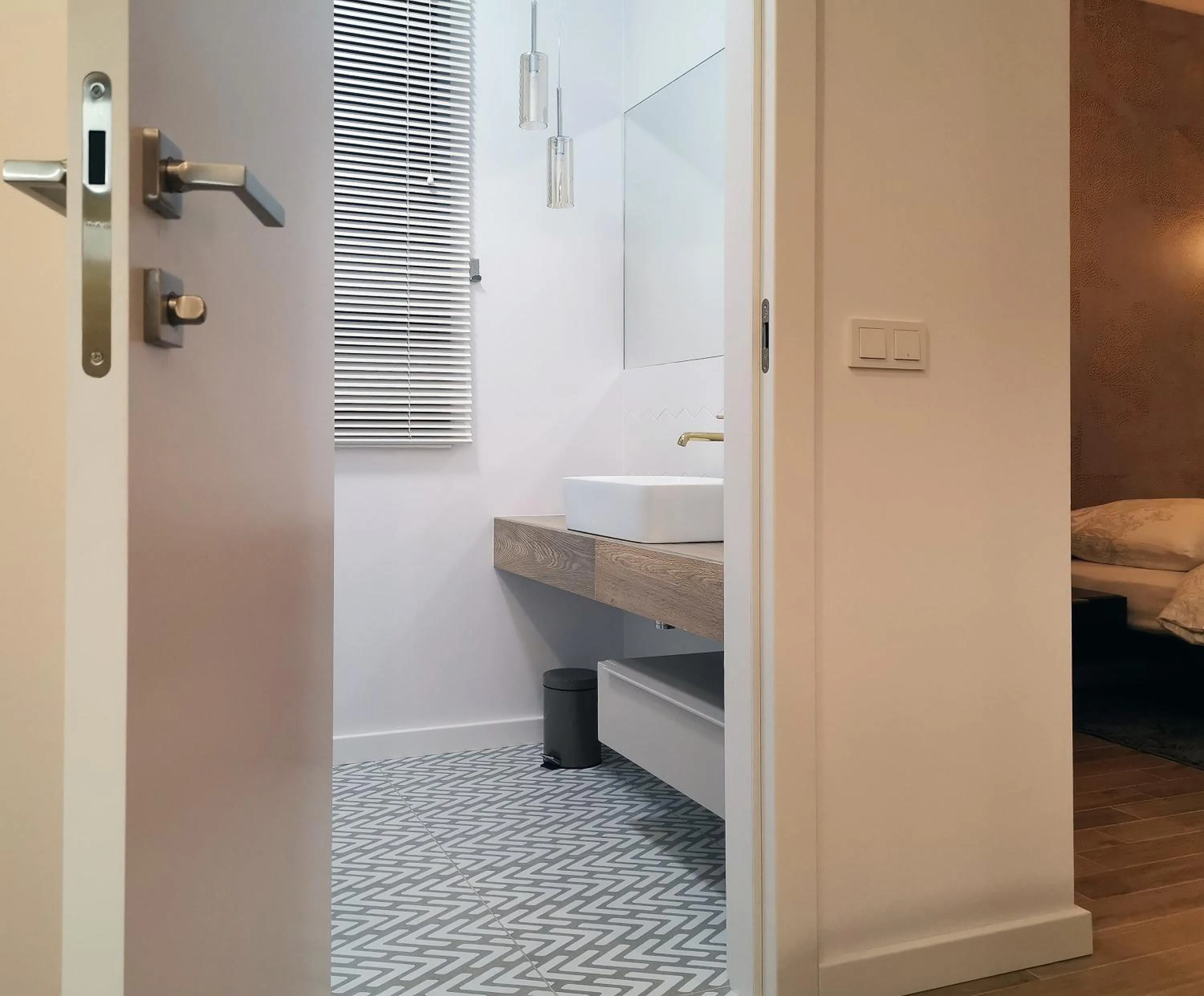 Bathroom, Bed in Come&Stay apartments Wola