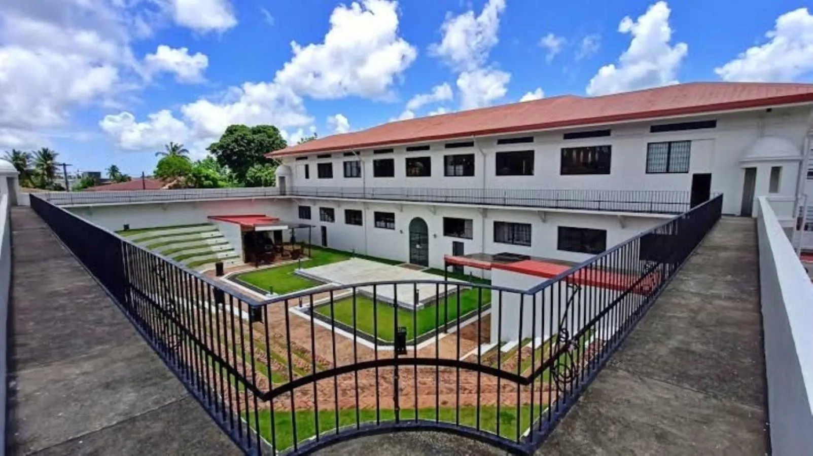 Nearby landmark in Fernando's Hotel