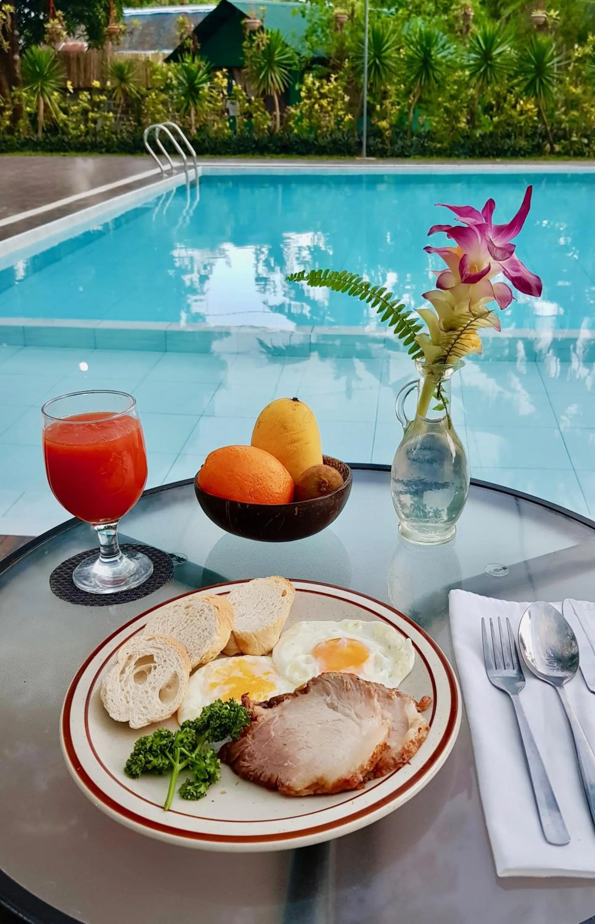 Food and drinks in Fernando's Hotel