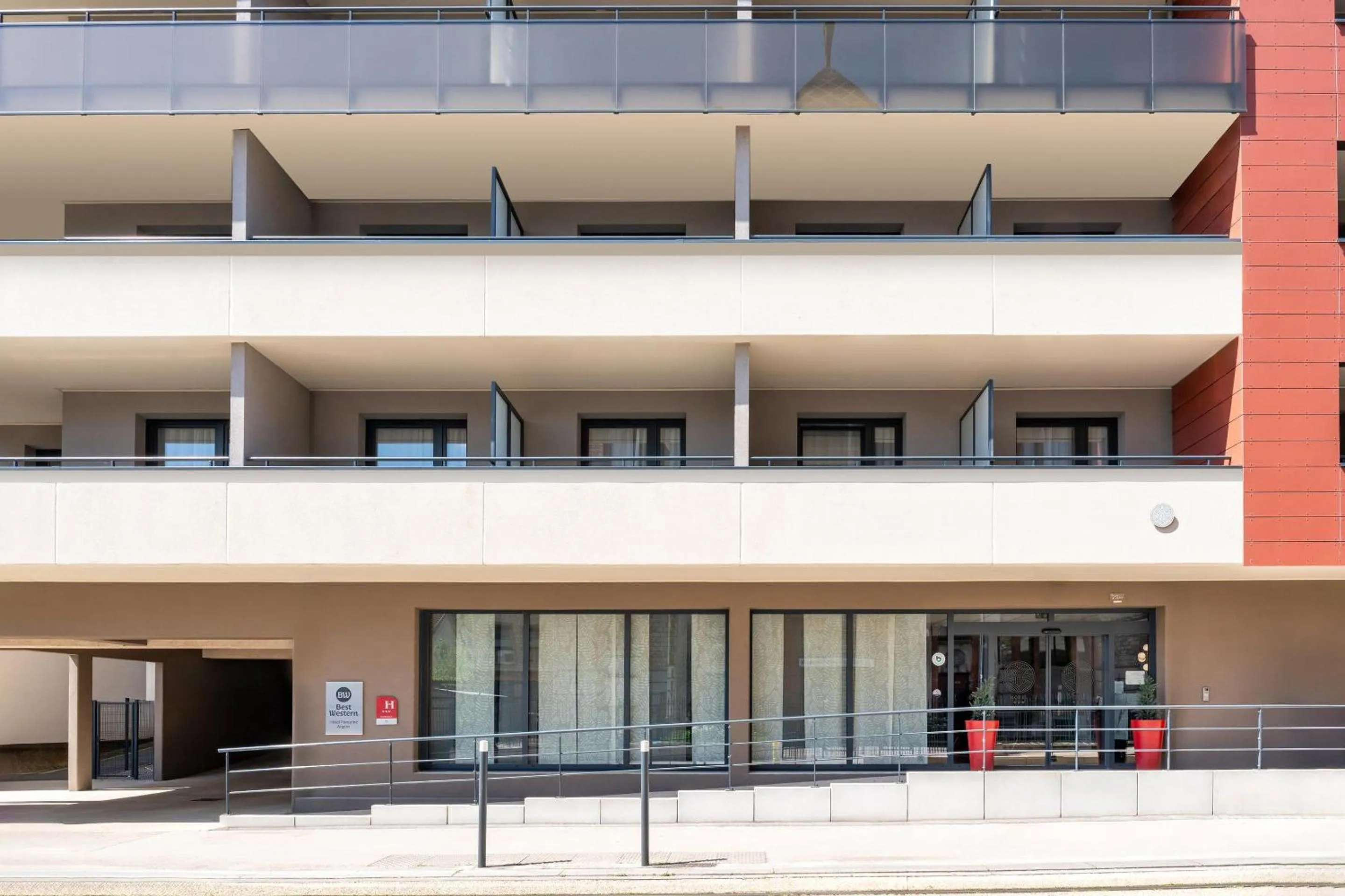 Property building in Best Western Hotel Fontaine Argent