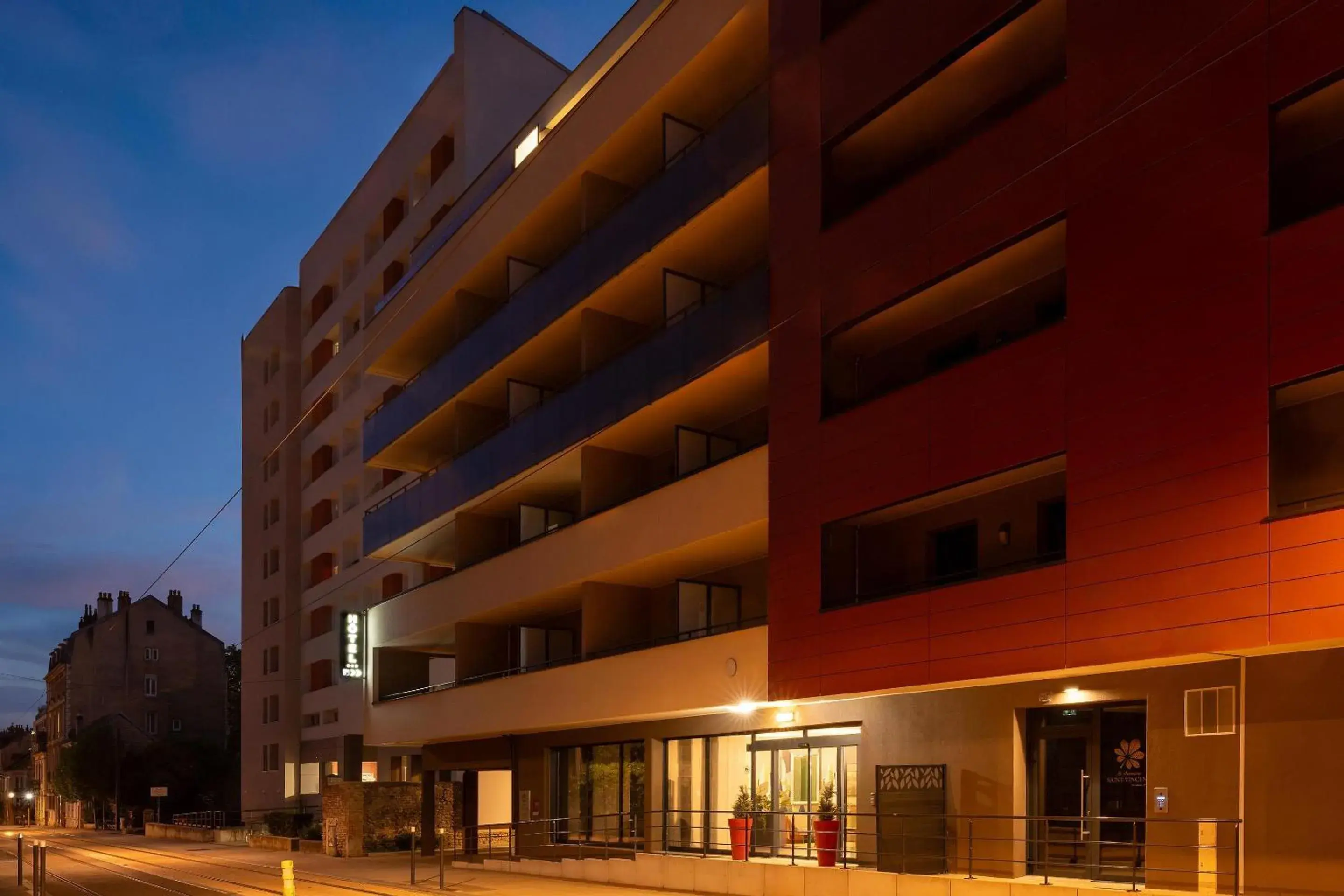 Property building in Best Western Hotel Fontaine Argent Property building in Best Western Hotel Fontaine Argent