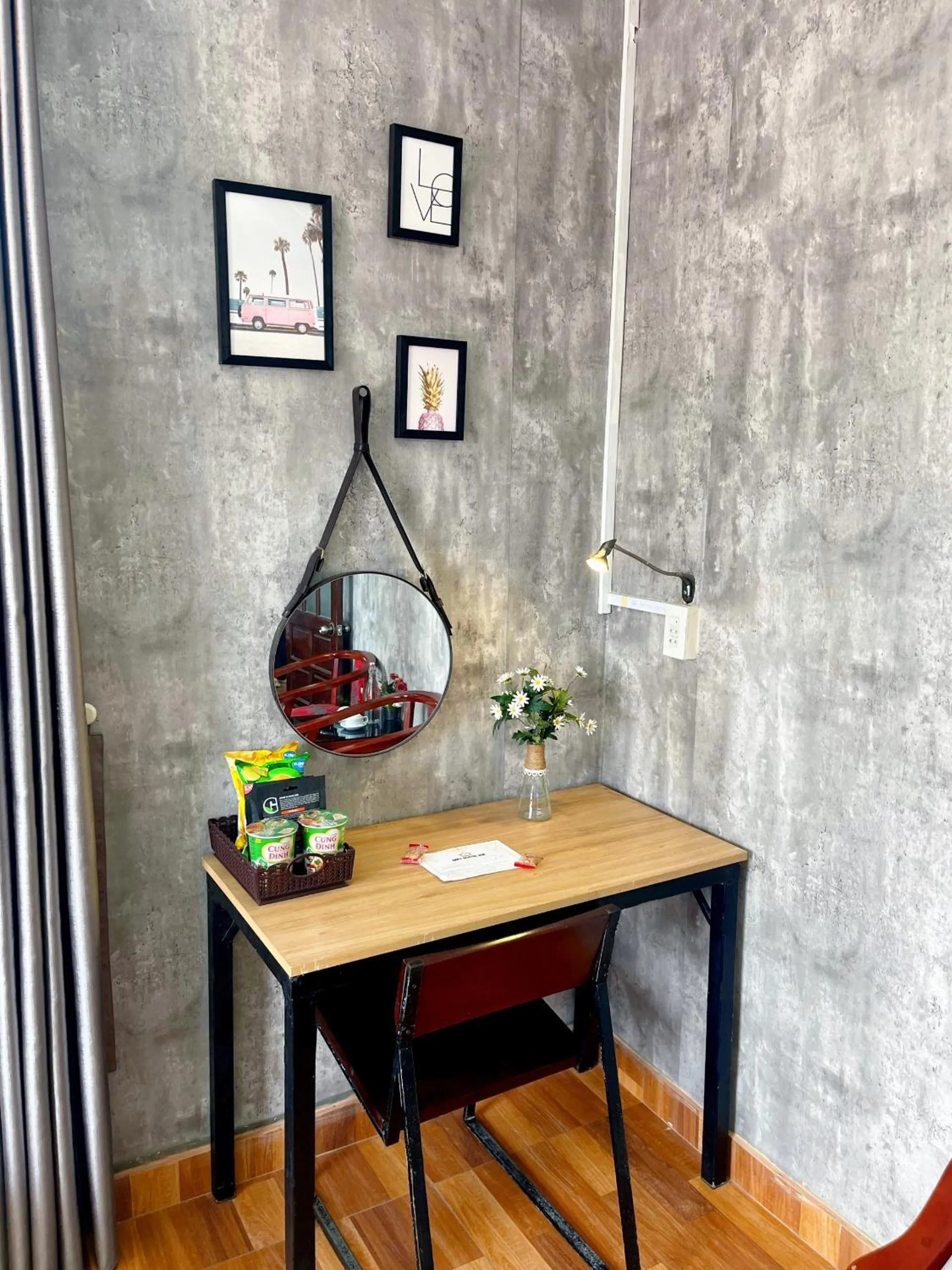 Photo of the whole room in Amy Hostel Hue