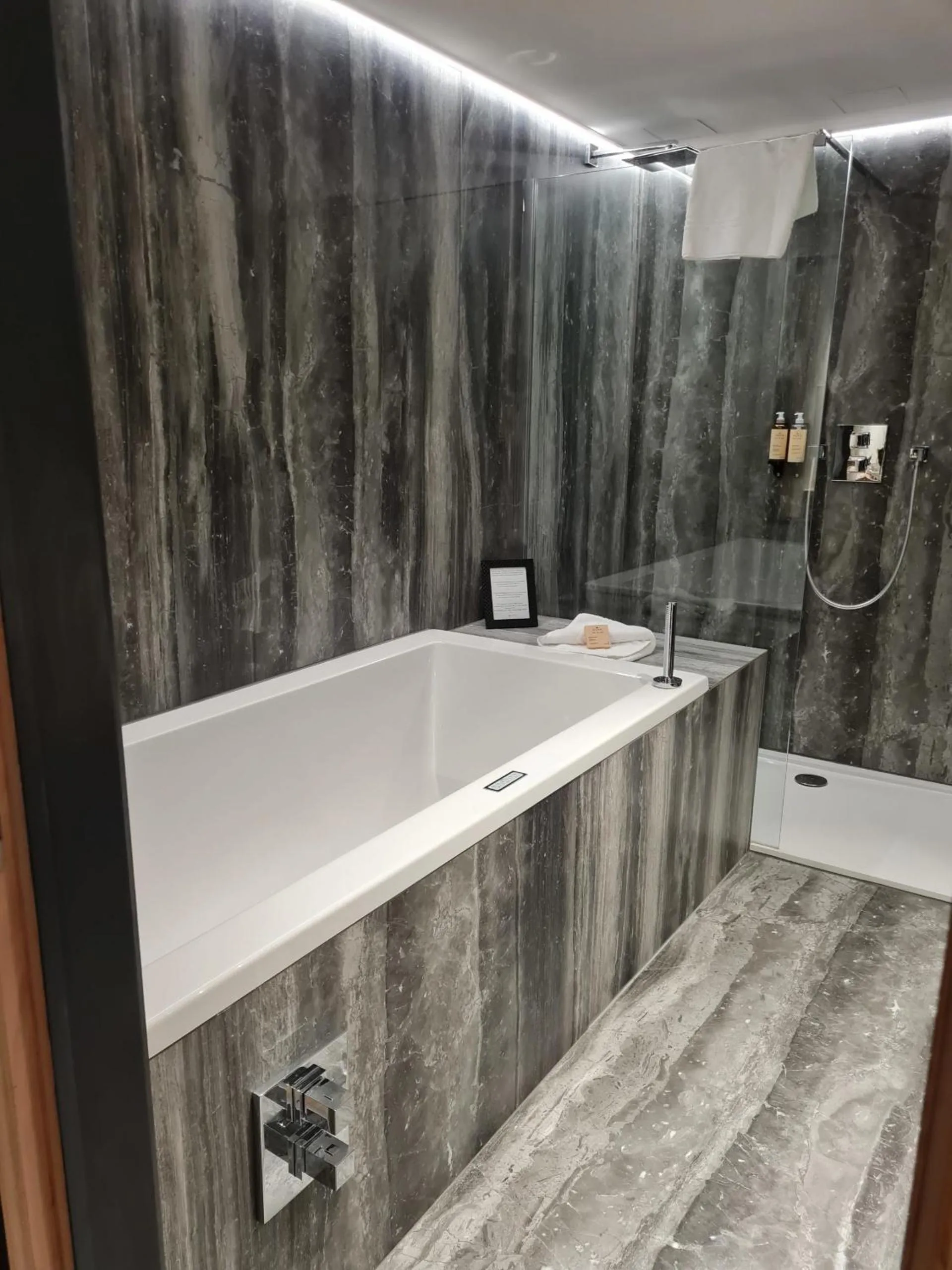 Bath in MY HOTEL MALMEDY